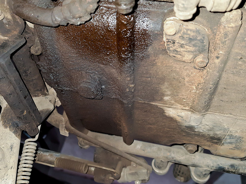 How to locate and diagnose an engine oil leak