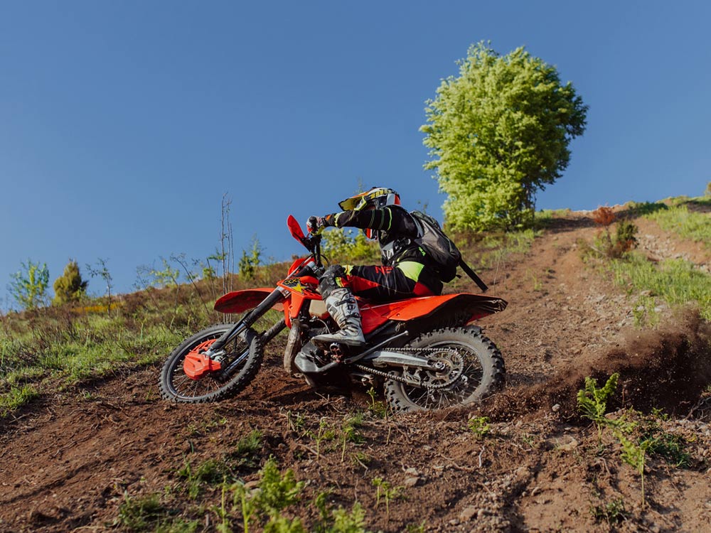 How-to-Ride-Uphills-on-an-Adventure-Motorcycle