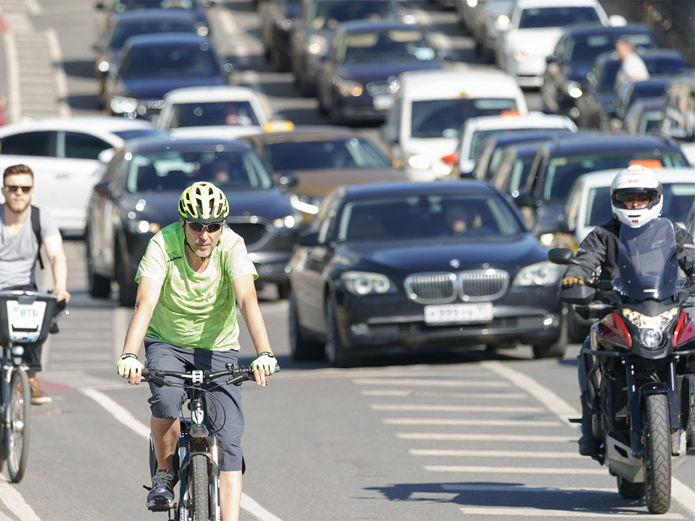 Riding-a-Motorcycle-Vs-Bicycle-Which-Is-More-Fun