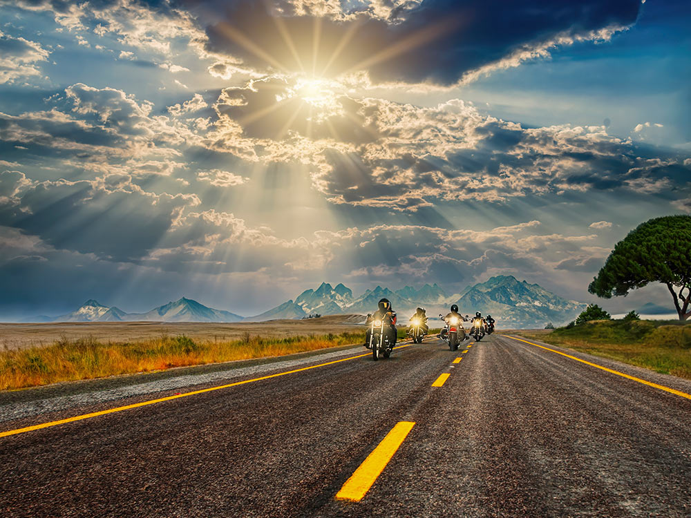 Solo Motorcycle Riding Vs. Group Motorcycle Riding