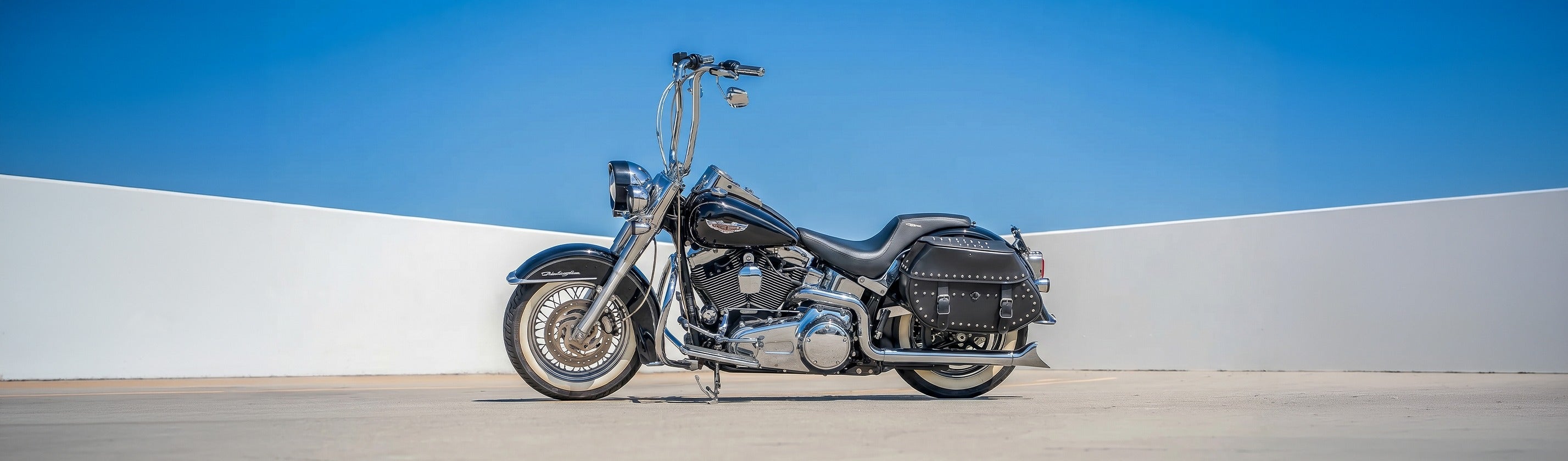 Harley Softail Deluxe FLDE All Motorcycle Luggage Bags, Parts & Accessories By Bike