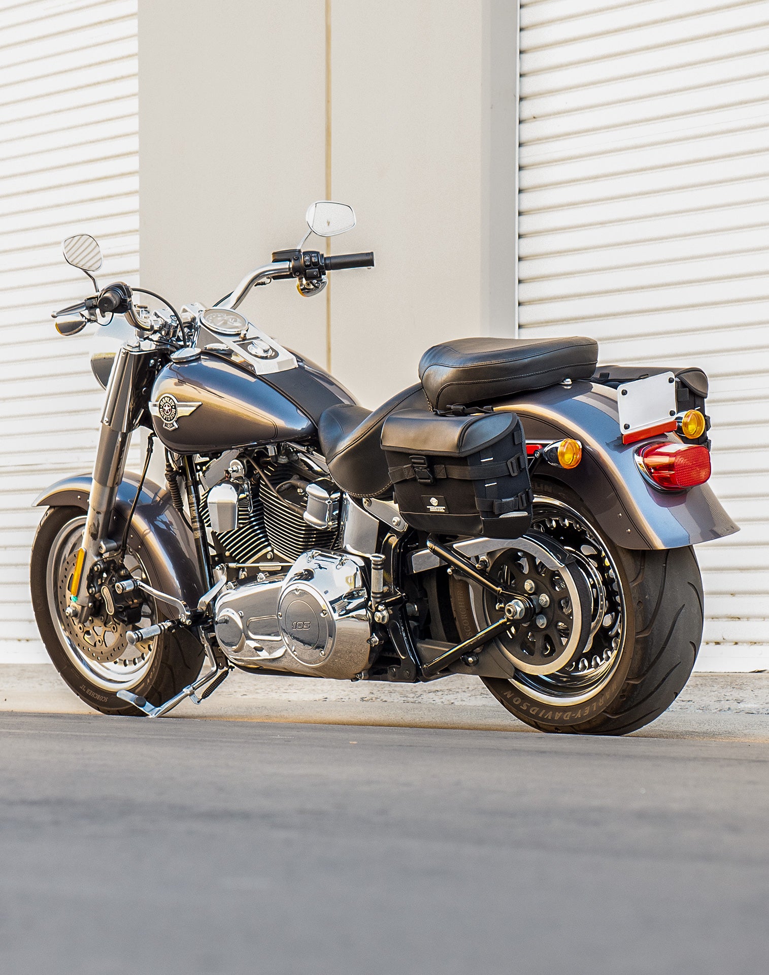 10L - Incognito Quick-Mount Small Solo Saddlebag (Left Only) for Harley Softail Fat Boy Lo FLSTFB v1