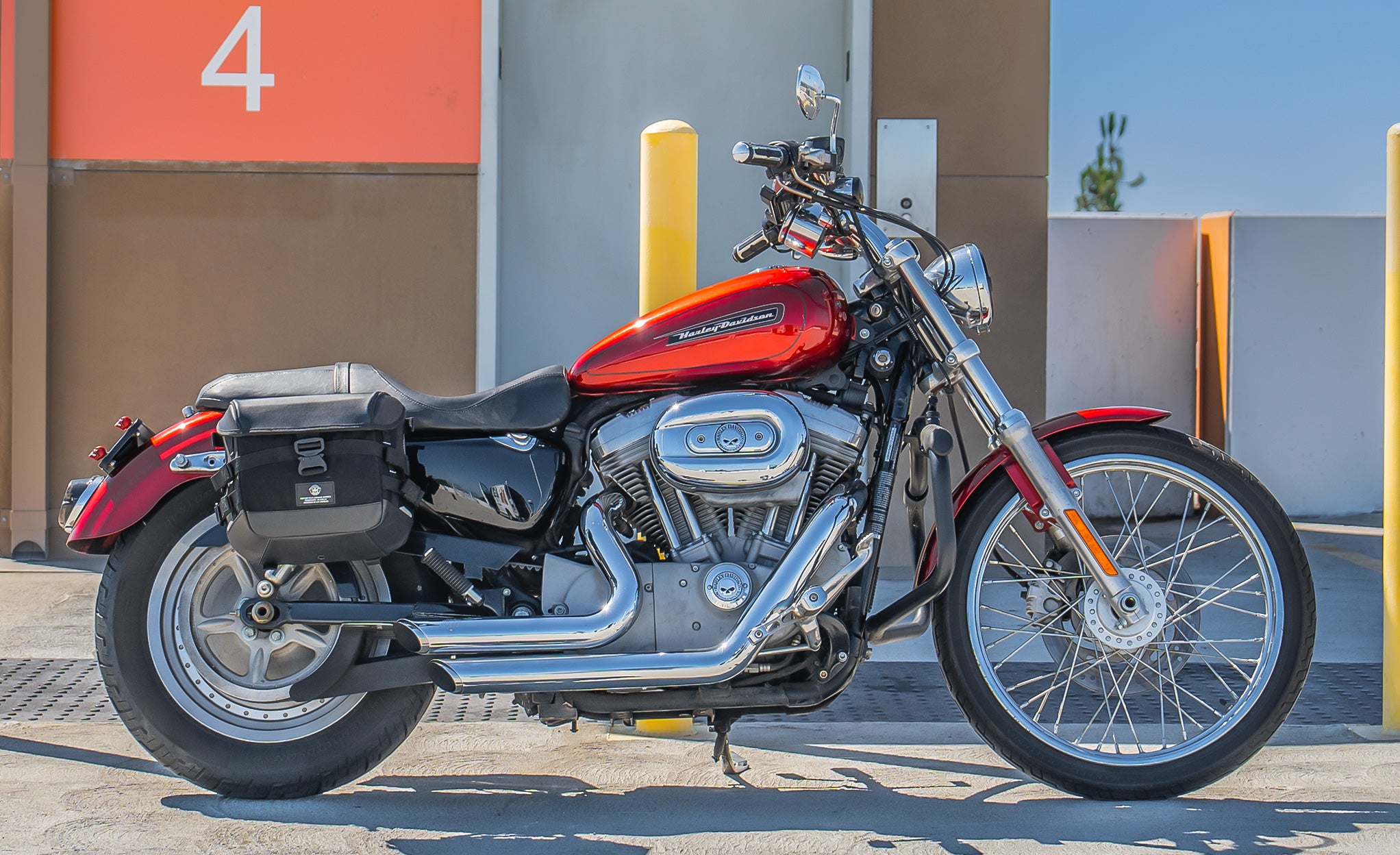 10L - Incognito Quick Mount Small Solo Motorcycle Saddlebag (Right Only) for Harley Sportster 883 Custom XL883C/XLH883C @expand