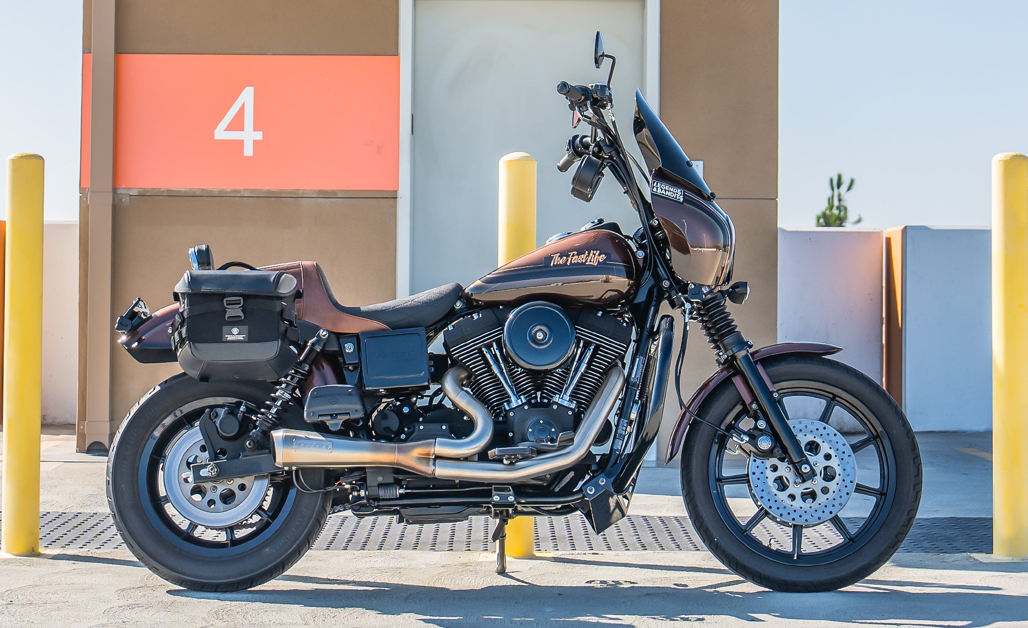 10L - Incognito Quick Mount Small Solo Saddlebag (Right Only) for Harley Dyna Super Glide Custom FXDC/I Lifestyle Lifestyle @expand