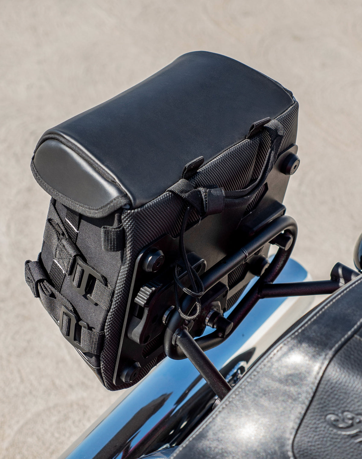 10L - Incognito Quick Mount Small Indian Chief Bobber Solo Saddlebag (Right Only) Lifestyle