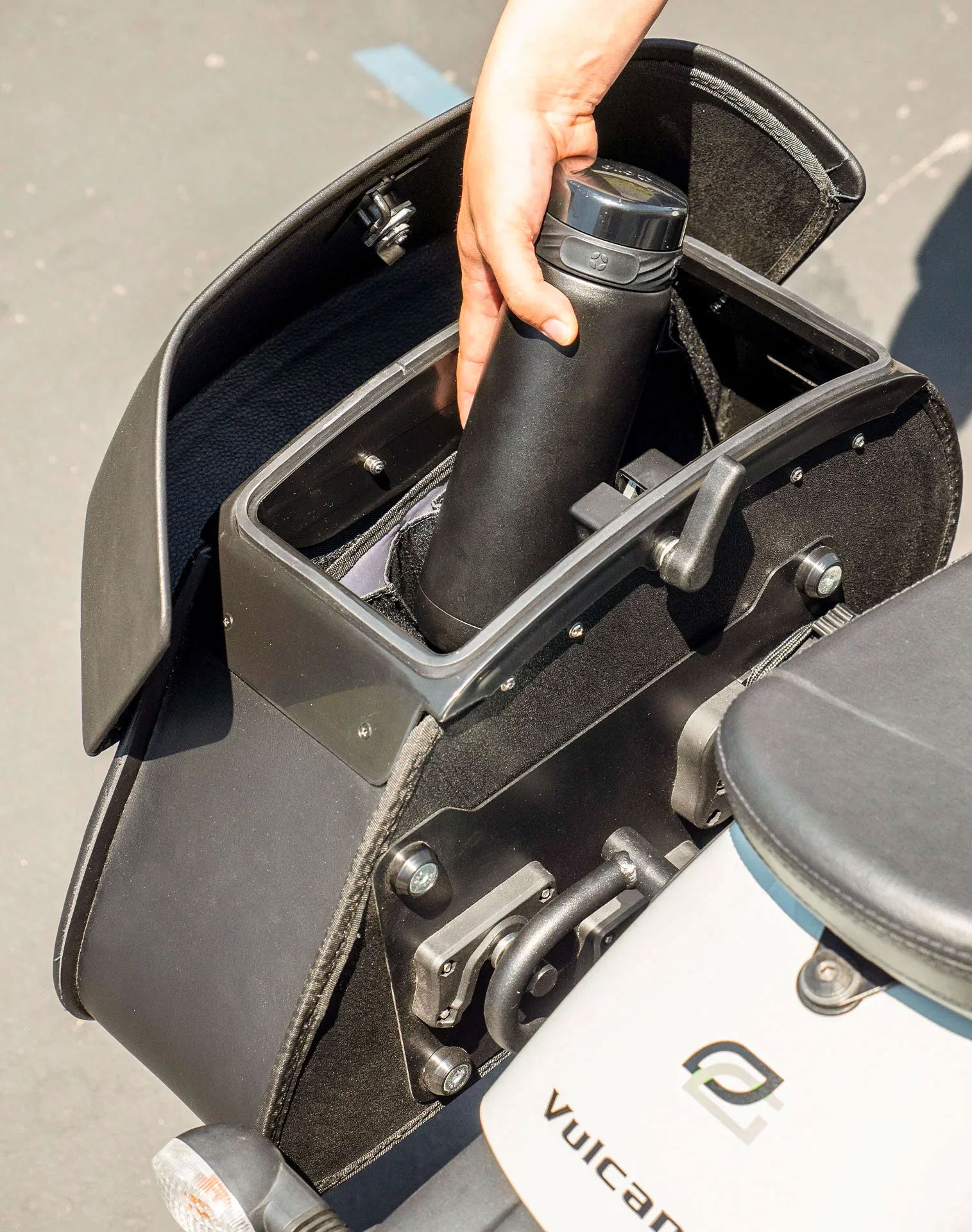 28L - Baelor Medium Quick Mount Kawasaki Vulcan S VN650 Motorcycle Saddlebags v4