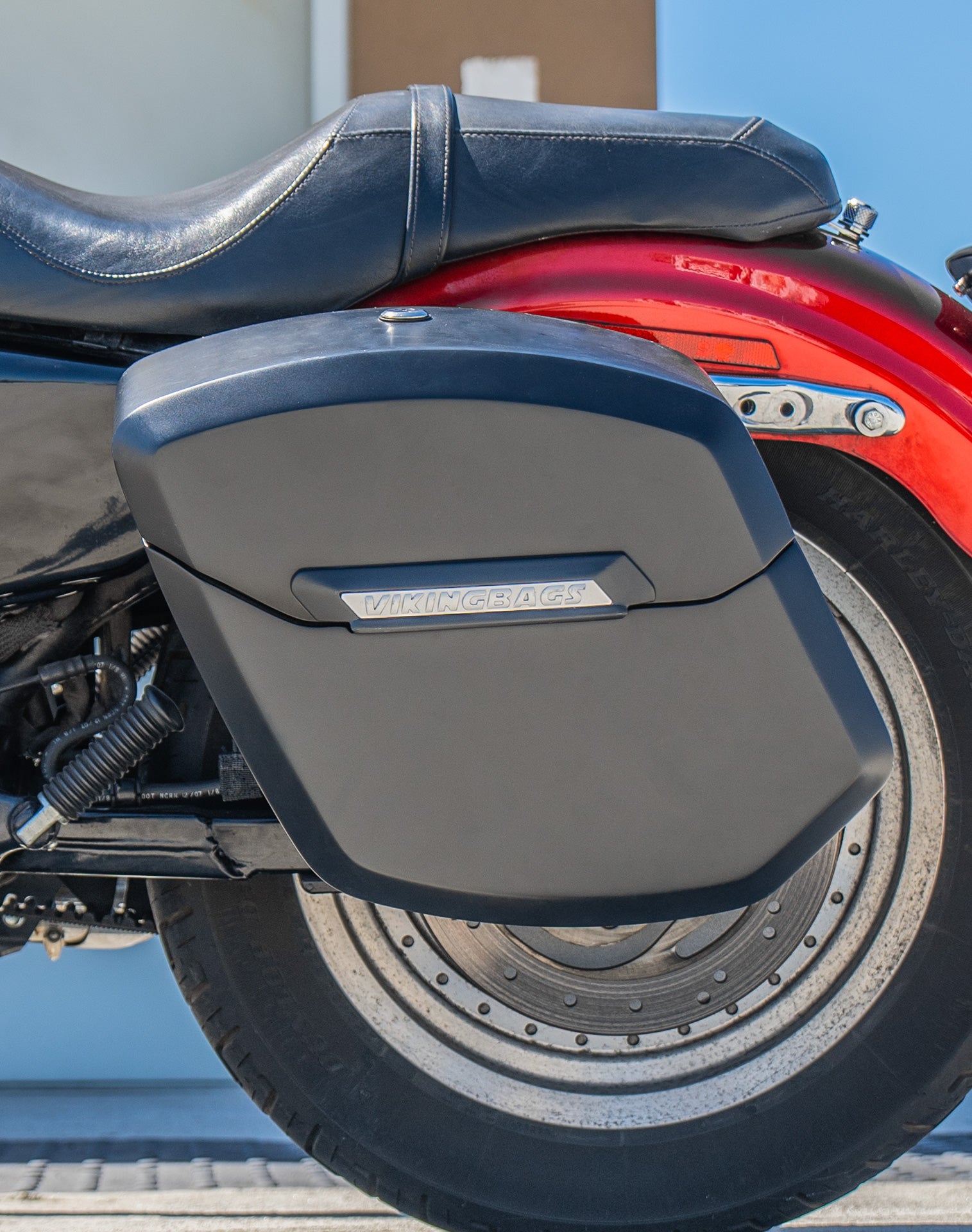 12L - Ironclad Quick Mount Medium Harley Sportster 883 Custom XL883C Matte Hard Solo Saddlebag (Left Only) v2