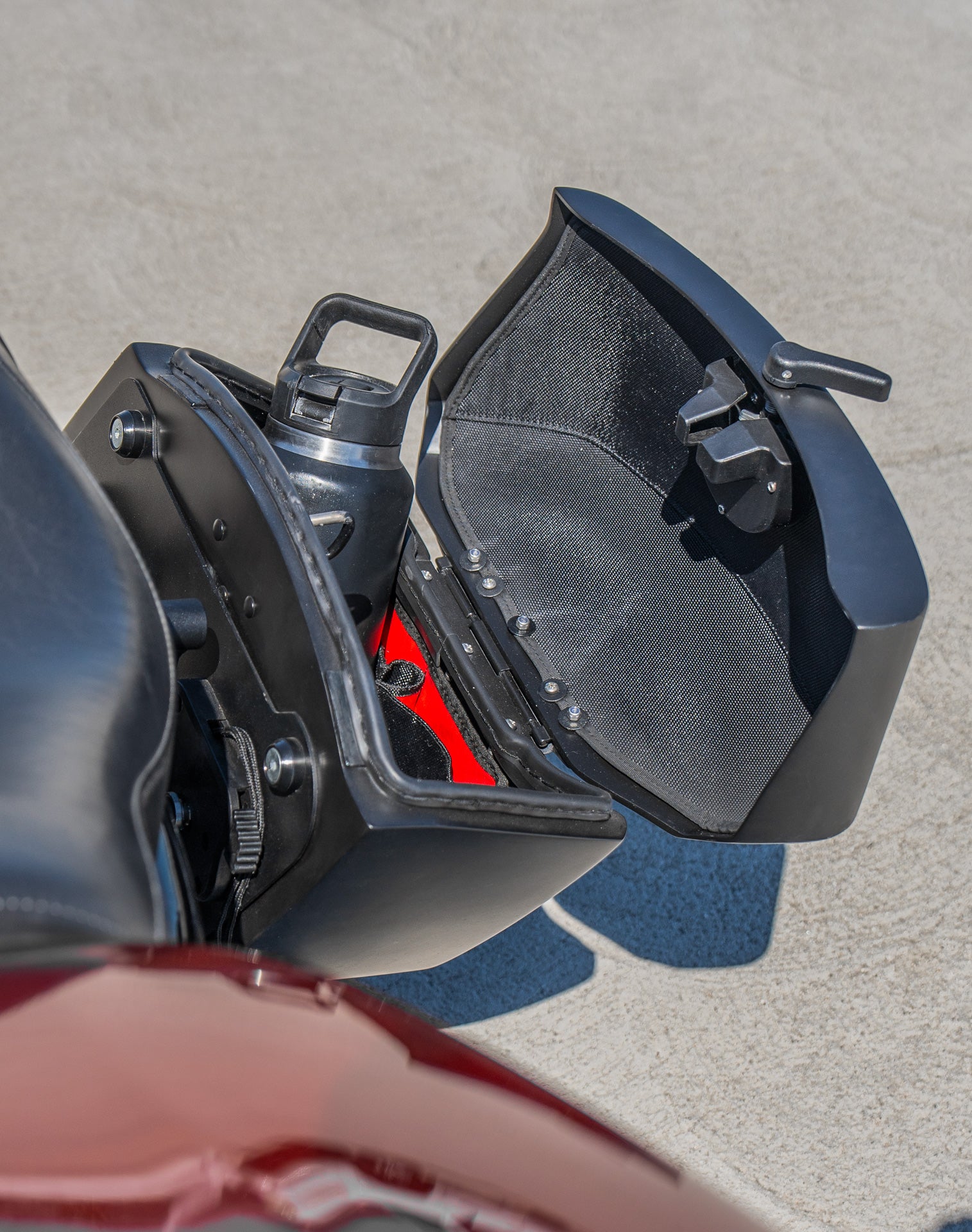 12L - Ironclad Quick Mount Medium Harley Sportster 883 Custom XL883C Matte Hard Solo Saddlebag (Left Only) v4