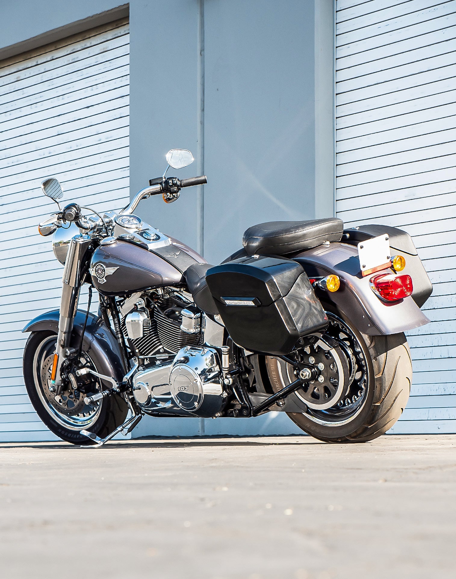 12L - Ironclad Quick-Mount Medium Heritage Classic FLSTC/I Painted Hard Solo Saddlebag (Left Only) v1