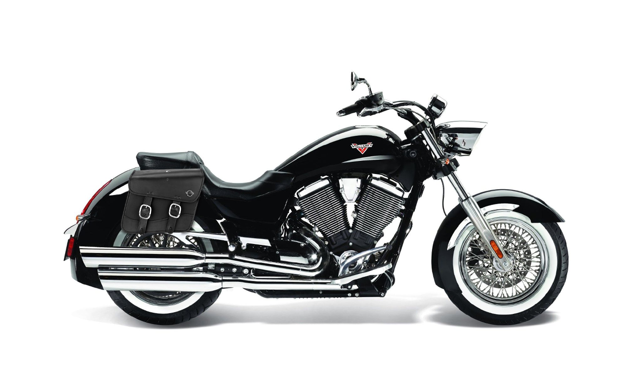20L - Thor Medium Victory Boardwalk Leather Motorcycle Saddlebags on Bike Photo @expand