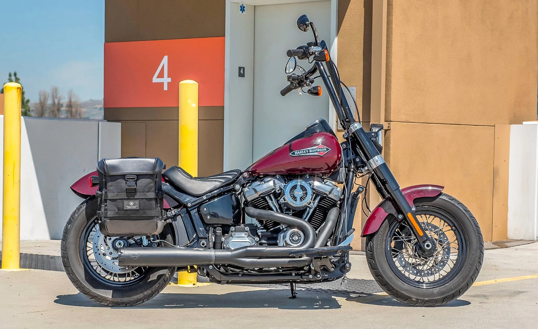 15L - Incognito Quick Mount Medium Harley Softail Slim FLSL Solo Saddlebag (Right Only) @expand