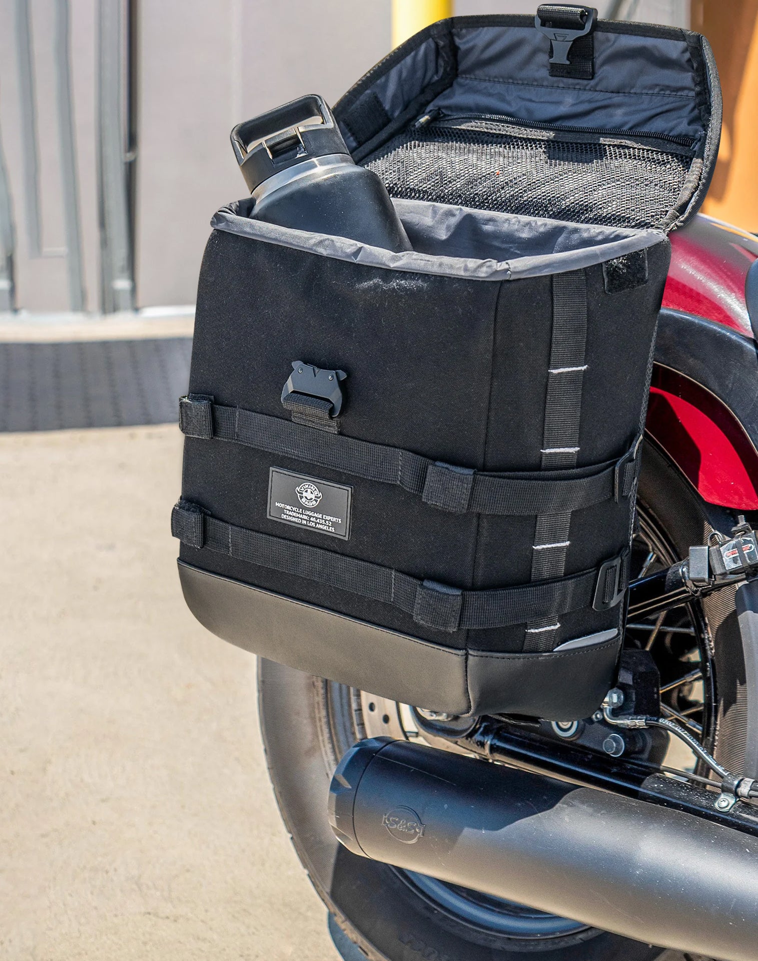 15L - Incognito Quick Mount Medium Harley Softail Slim FLSL Solo Saddlebag (Right Only) v4