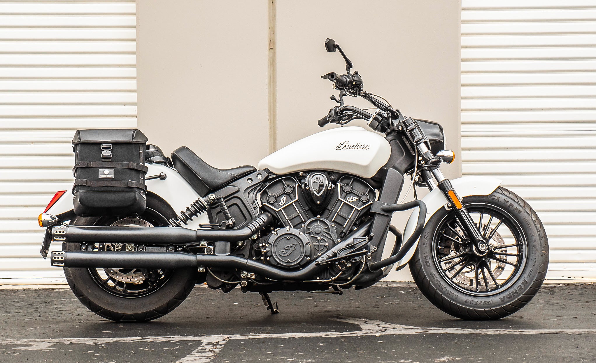 15L - Incognito Quick Mount Medium Indian Scout Solo Saddlebag (Right Only) @expand