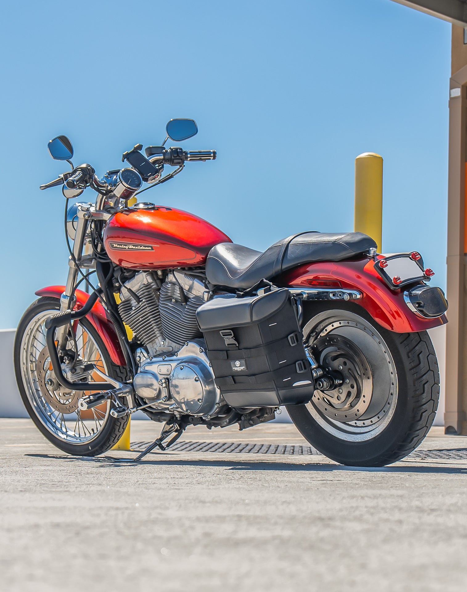 15L - Incognito Quick Mount Medium Solo Motorcycle Saddlebag (Left Only) for Harley Sportster 883 Custom XL883C/XLH883C Lifestyle