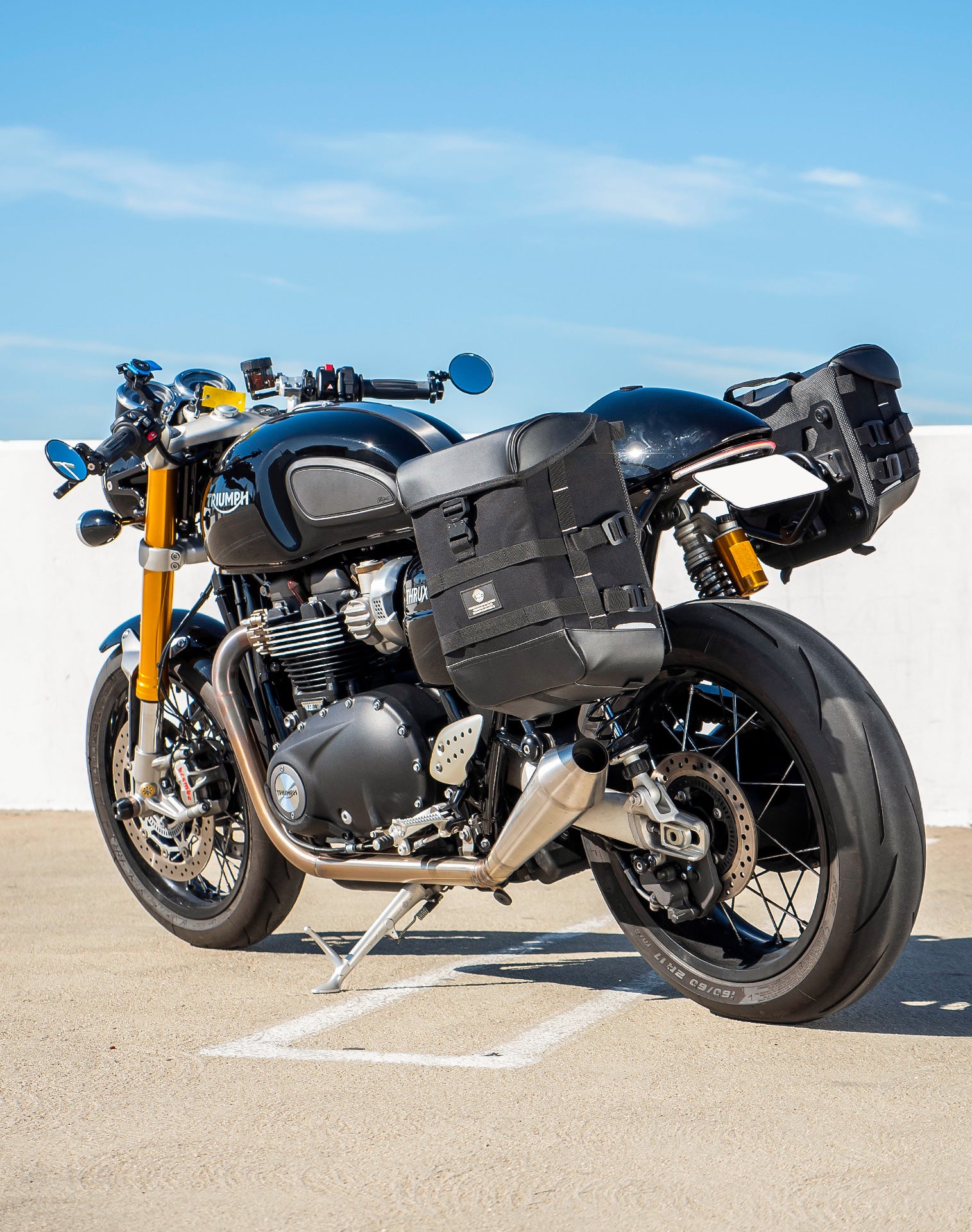 15L - Incognito Quick Mount Medium Triumph Thruxton RS Hard Solo Saddlebag (Left Only) v1