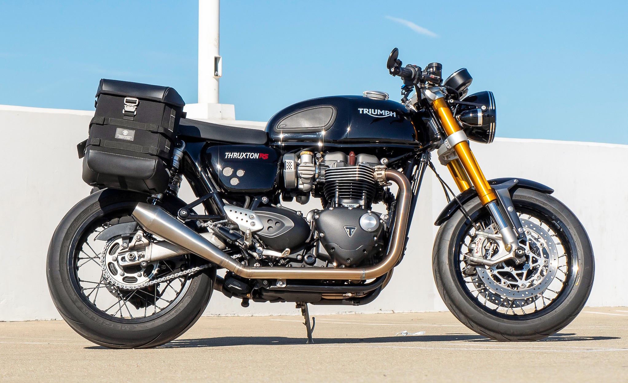 15L - Incognito Quick Mount Medium Triumph Thruxton RS Hard olo Saddlebag (Right Only) @expand