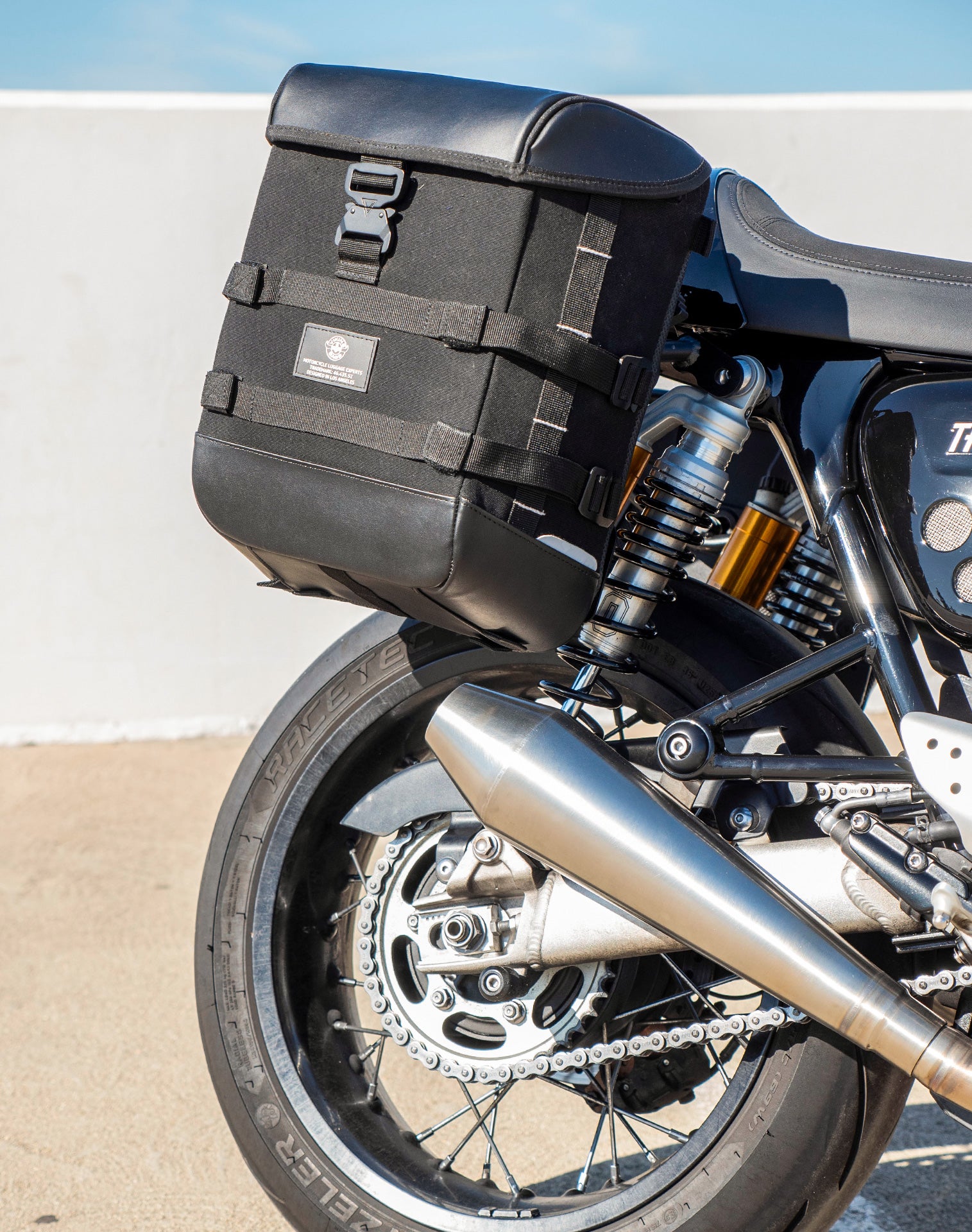 15L - Incognito Quick Mount Medium Triumph Thruxton RS Hard olo Saddlebag (Right Only) v2