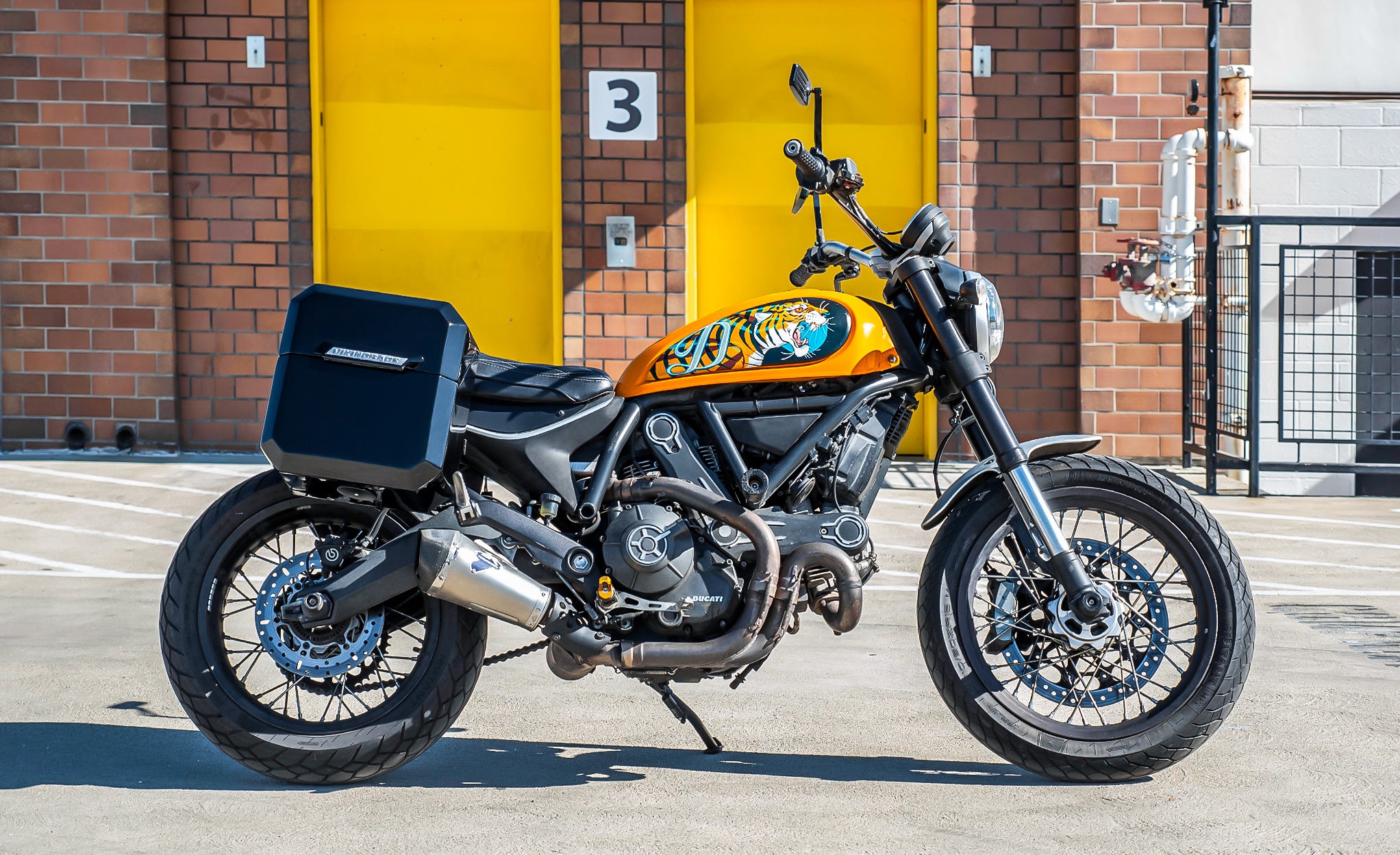 15L - Outlaw Quick Mount Medium Ducati Scrambler (2014-17) Painted Hard Solo Saddlebag (Right Only) @expand
