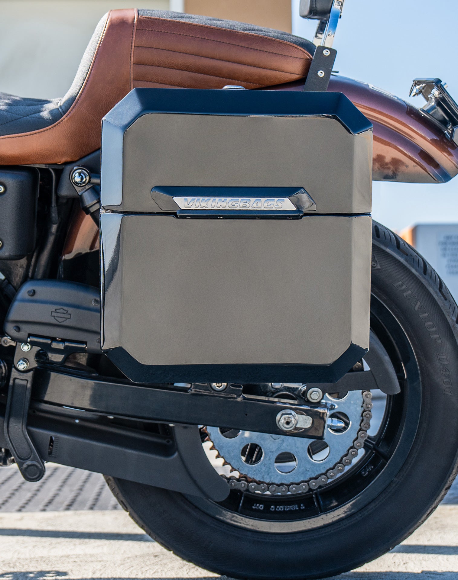 15L - Outlaw Quick Mount Medium Painted Hard Solo Saddlebag (Left Only) for Harley Dyna Super Glide Custom FXDC/I Lifestyle