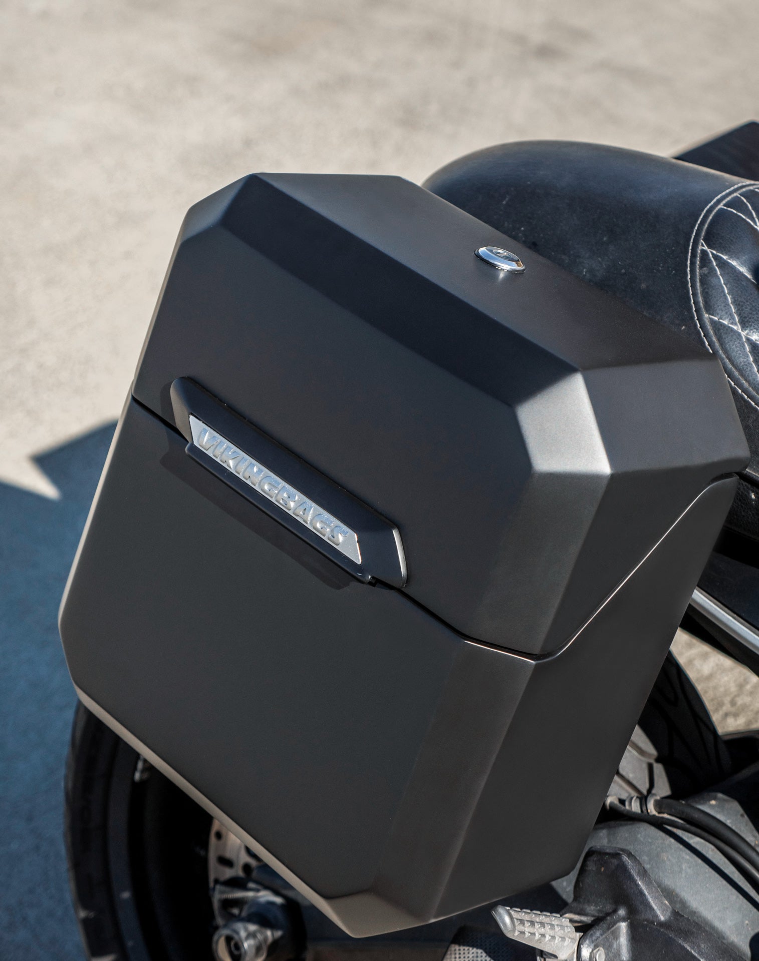 15L - Outlaw Quick-Mount Medium Ducati Scrambler (2014-17) Matte Hard Solo Saddlebag (Right Only) v2