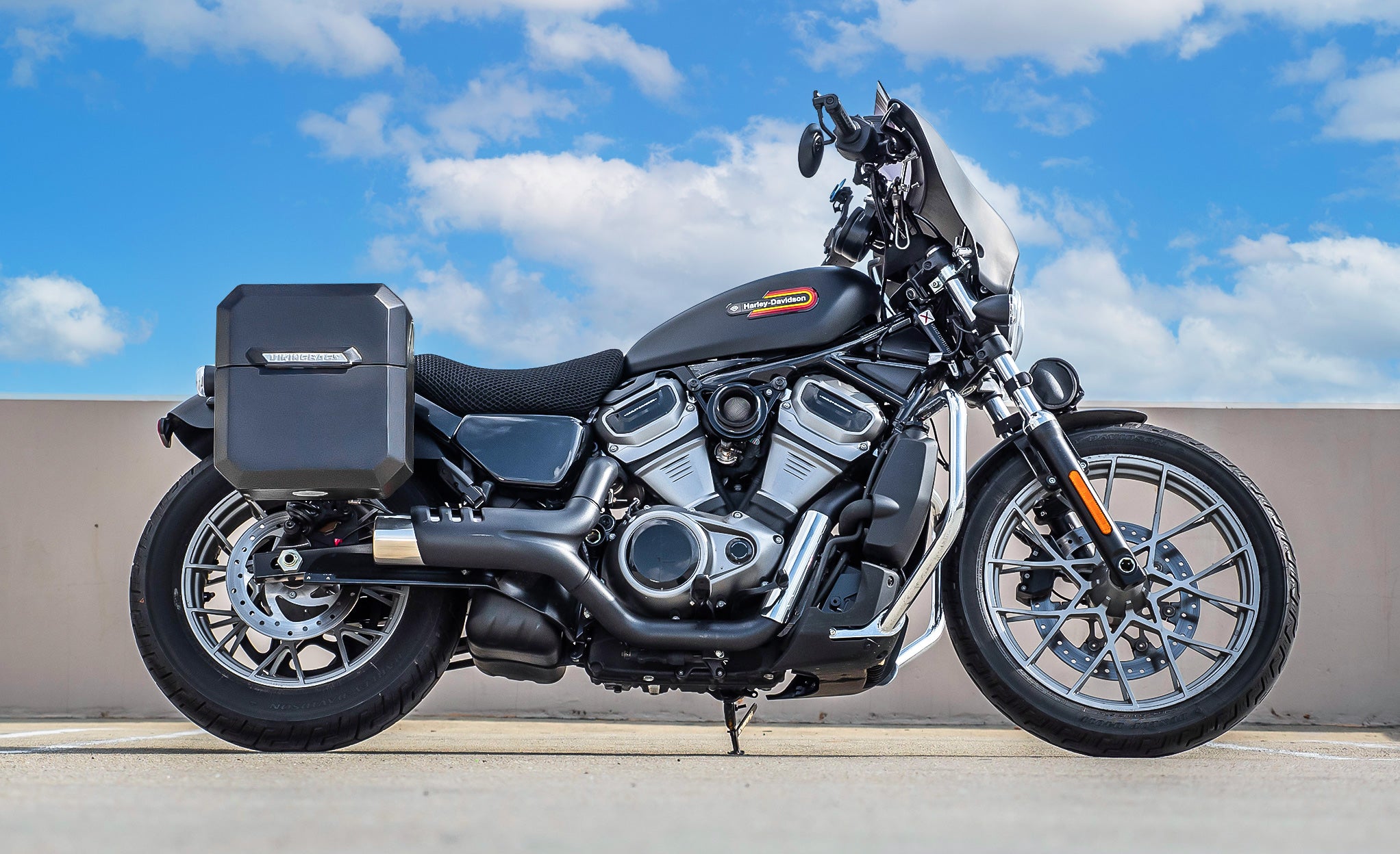 15L - Outlaw Quick Mount Medium Harley Sportster Nightster RH975/S Matte Solo Saddlebag (Right Only) @expand