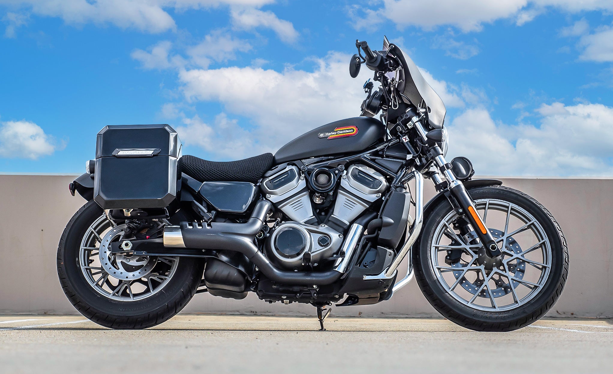 15L - Outlaw Quick Mount Medium Harley Sportster Nightster RH975/S Painted Solo Saddlebag (Right Only) @expand