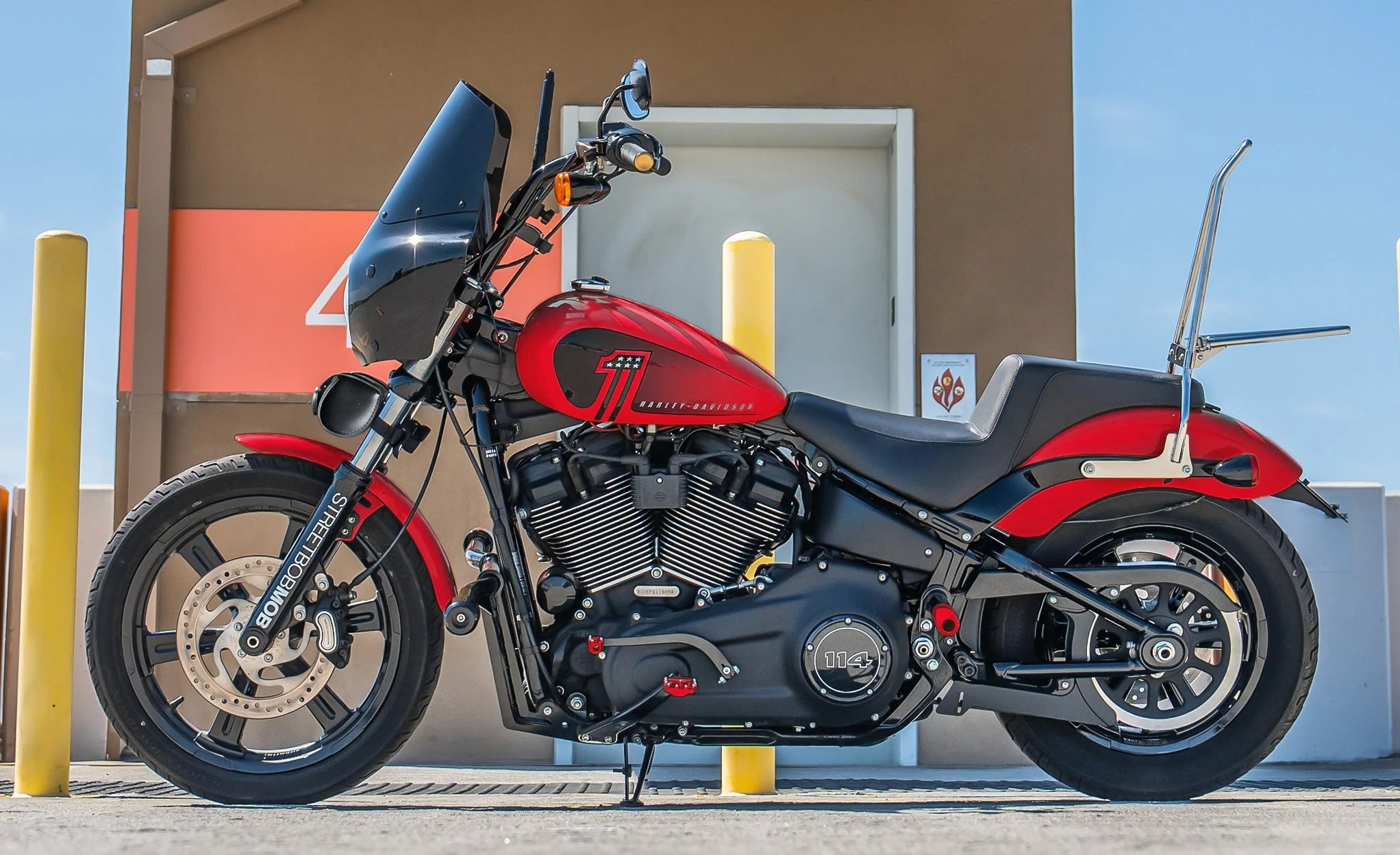 1L - Dark Age Plain Royal Enfield Leather Motorcycle Roll Bag Lifestyle @expand