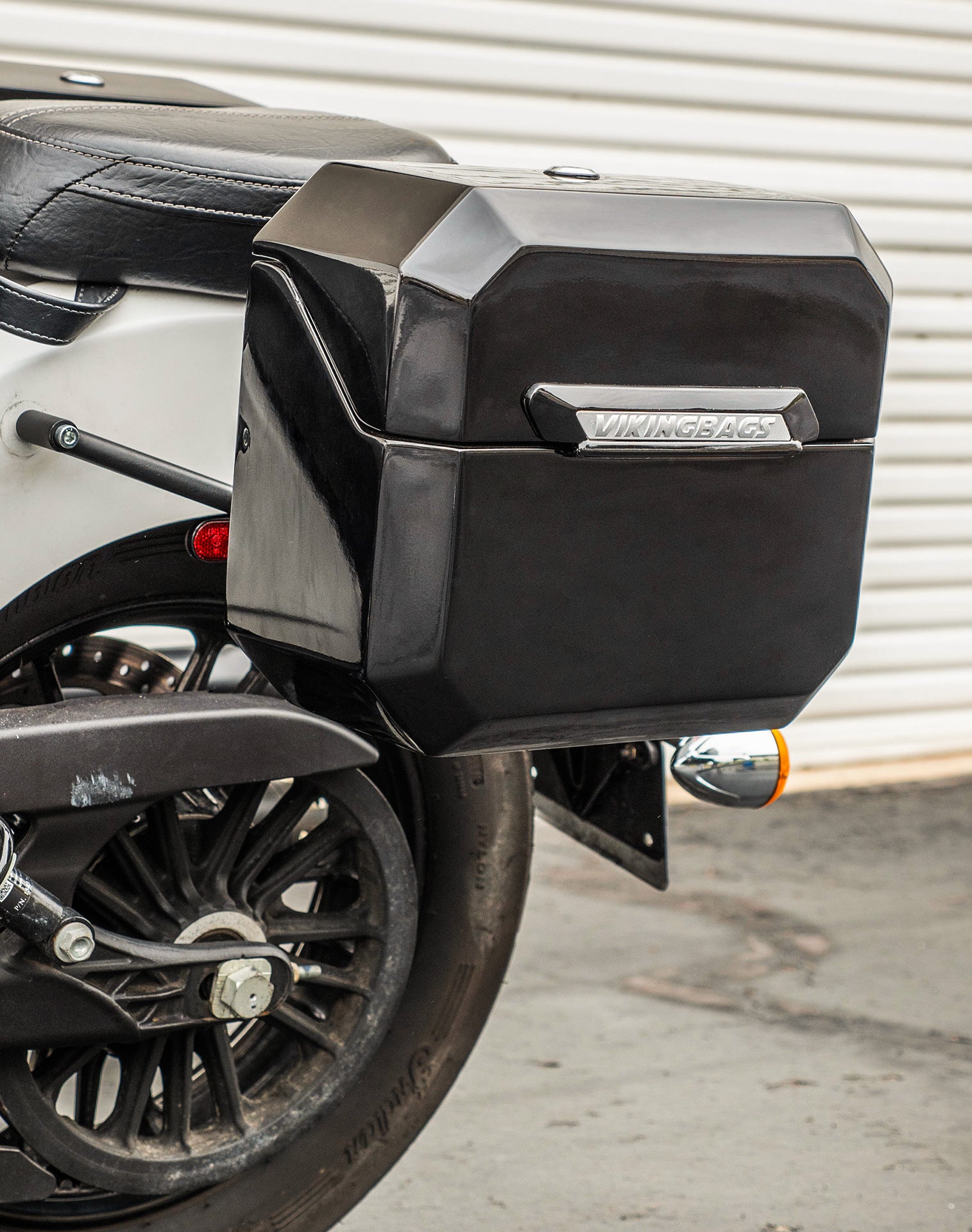 20L - Outlaw Quick-Mount Small Indian Scout Classic Painted Hard Saddlebags Lifestyle