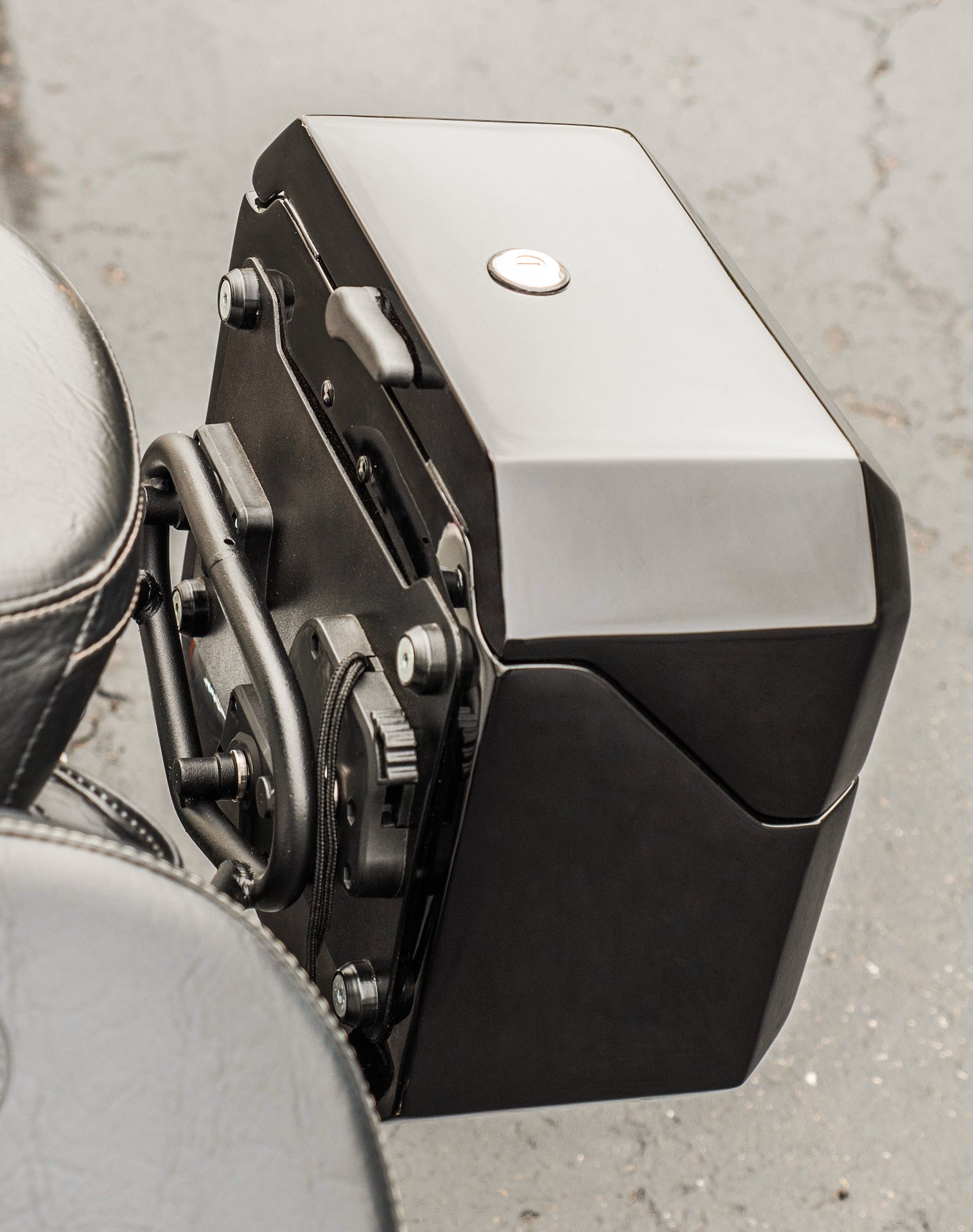 20L - Outlaw Quick-Mount Small Indian Scout Classic Painted Hard Saddlebags Lifestyle