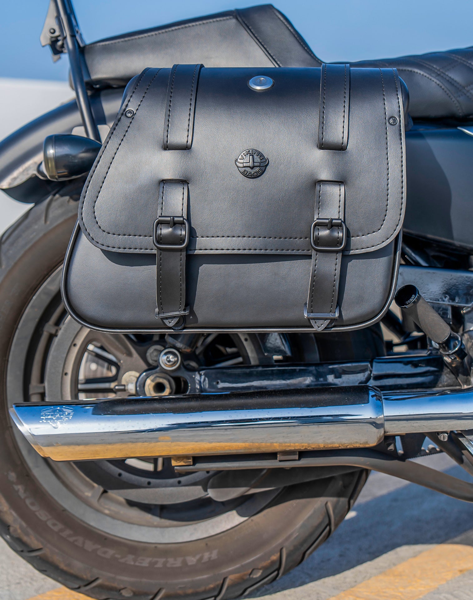 22L - Ghost Medium Shock Cutout Motorcycle Saddlebags For Harley Sportster 883 Iron XL883N Lifestyle