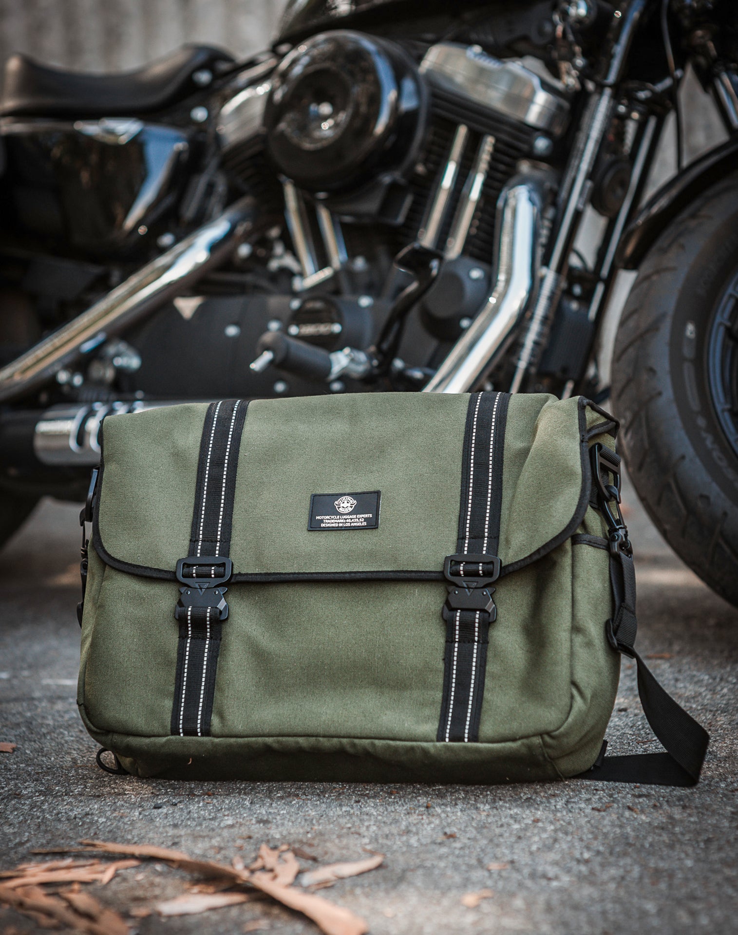 23L - Duo-tone Medium Motorcycle Messenger Bag Green/Black