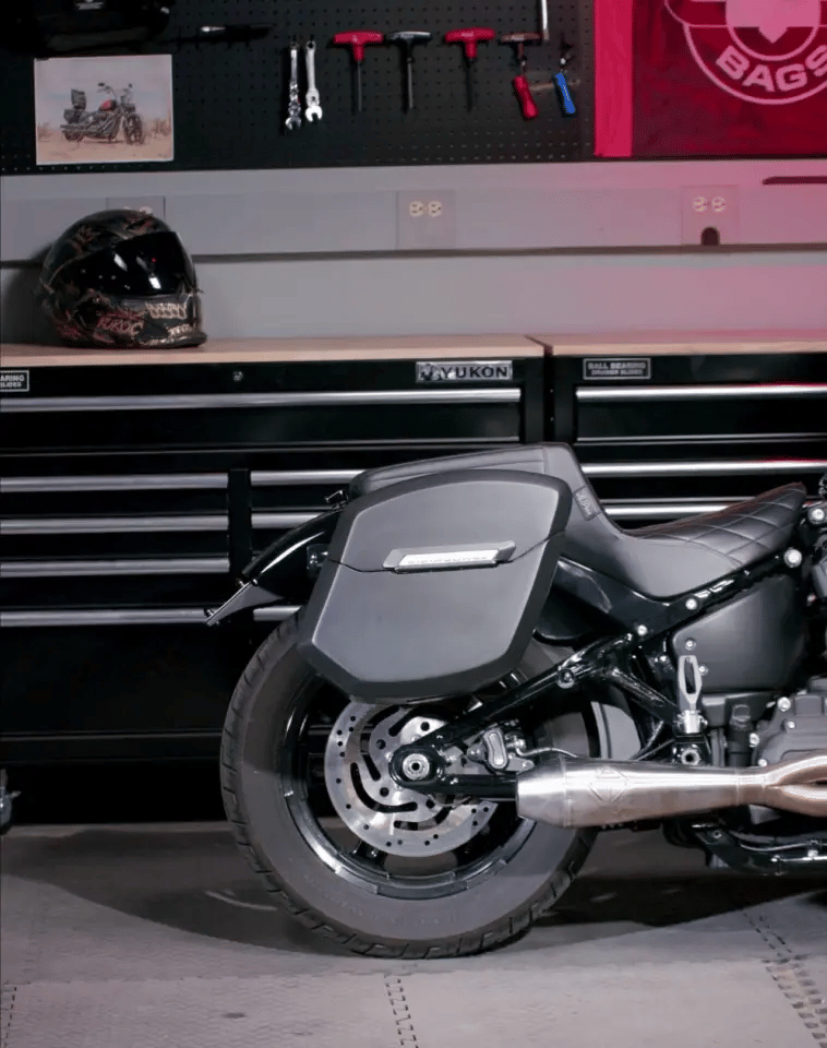 24L - Ironclad Quick-Mount Medium Indian Scout Classic Matte Hard Saddlebags GIF