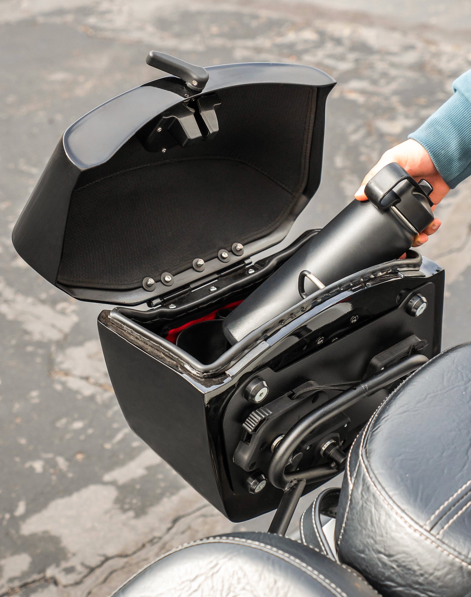 24L - Ironclad Quick-Mount Medium Indian Scout Classic Painted Hard Saddlebags Lifestyle