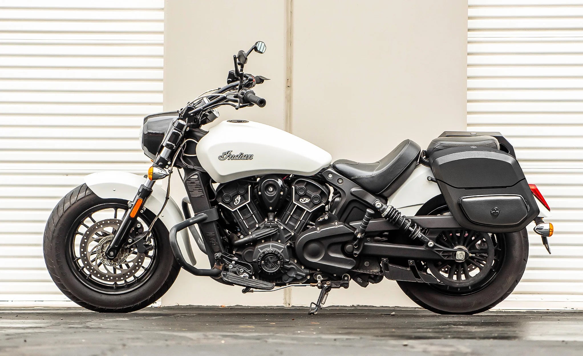 24L - Ironclad Quick-Mount Medium Indian Scout Sixty Classic Leather Wrapped Hard Saddlebags Lifestyle @expand