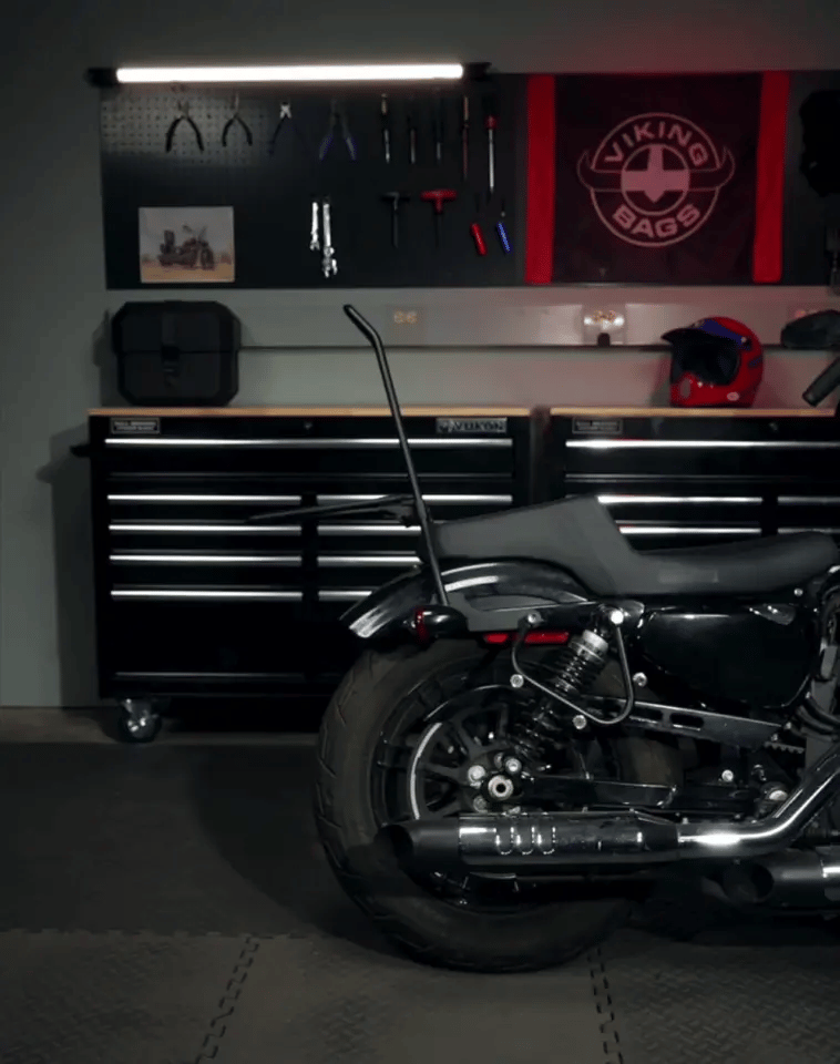 24L - Ironclad Quick-Mount Medium Royal Enfield Meteor 350 Leather Wrapped Hard Saddlebags QDS GIF