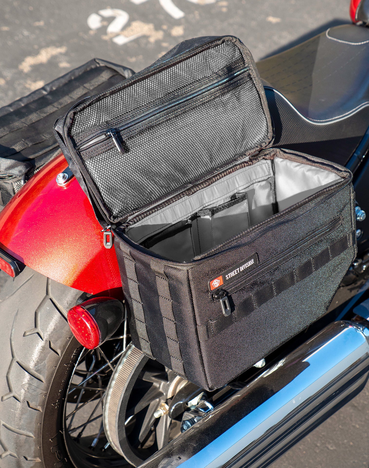 18L - Patriot Medium Indian Chief Throw Over Saddlebags Life Style 4