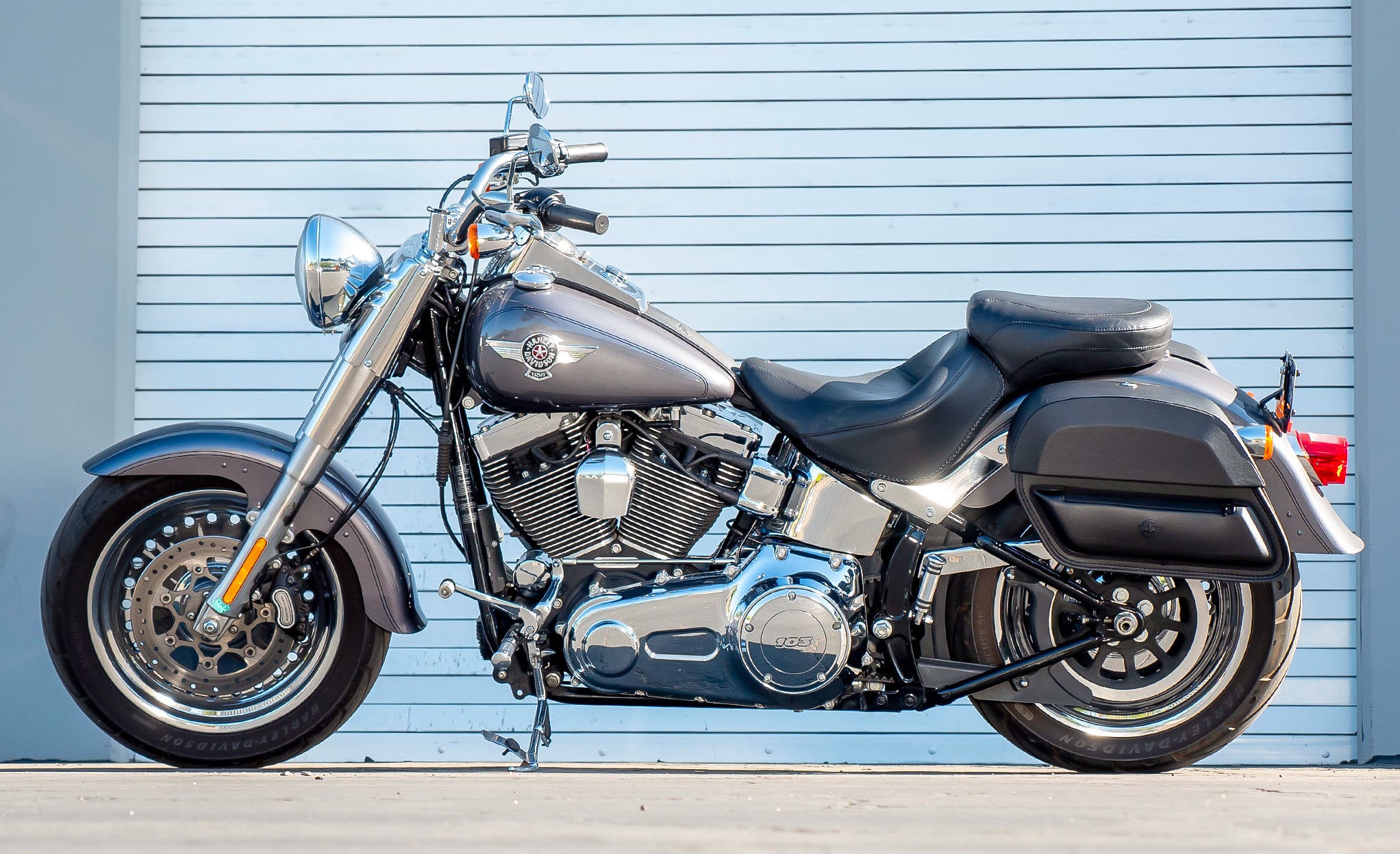 28L - Pantheon Medium Quick-Mount Motorcycle Saddlebags for Harley Softail Fat Boy Lo FLSTFB @expand