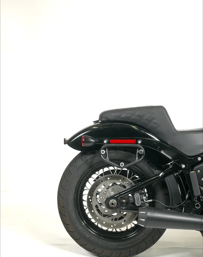 28L - Pantheon Quick-Mount Medium Indian Scout Classic Motorcycle Saddlebags GIF