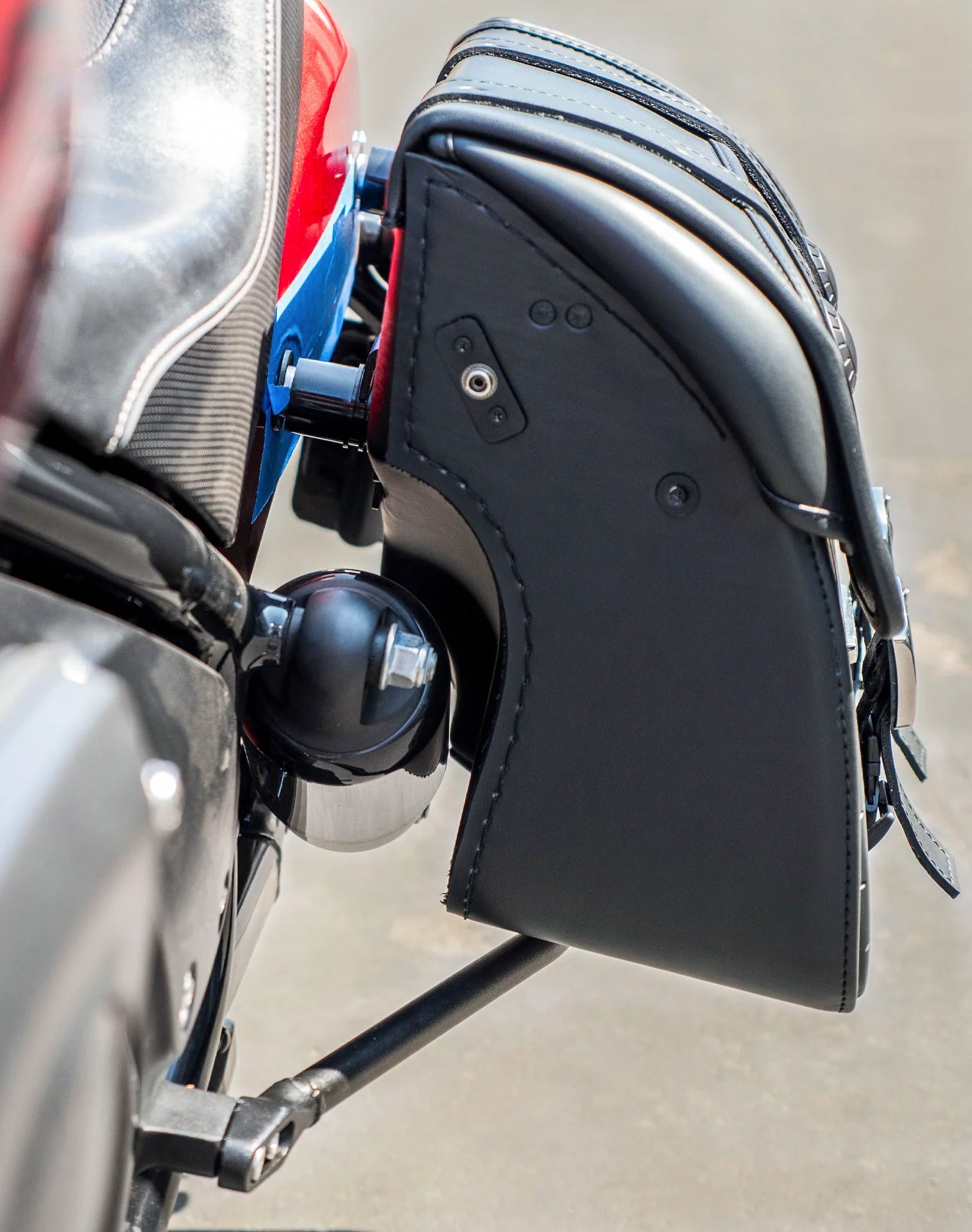 32L - ArrowHead Large (2022-24) Indian Chief Dark Horse Motorcycle Saddlebags Lifestyle