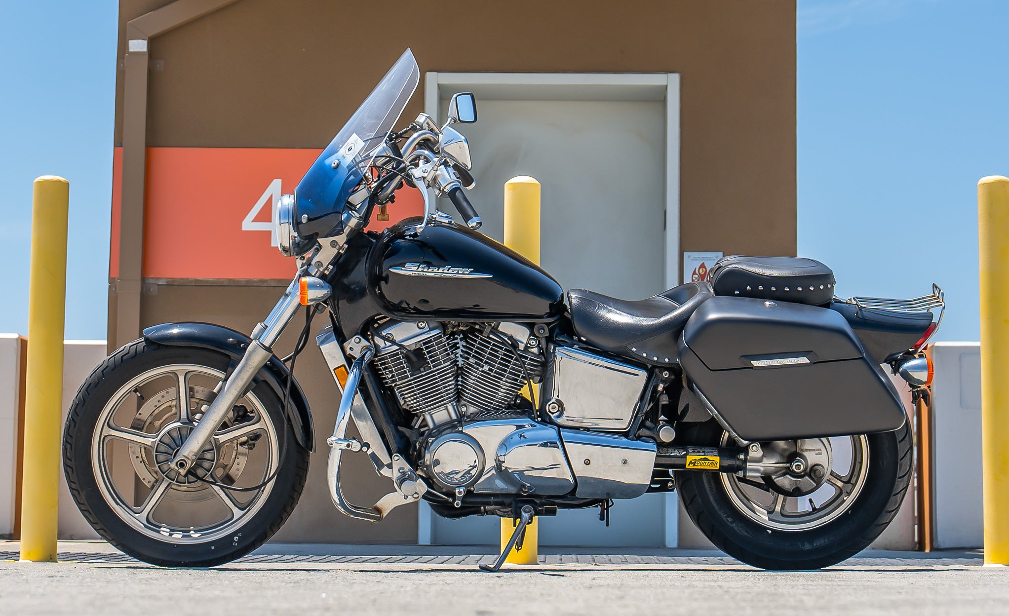 38L - Baldur XL Shock Cut-Out Honda Shadow 1100 Spirit Matte Hard Saddlebags @expand