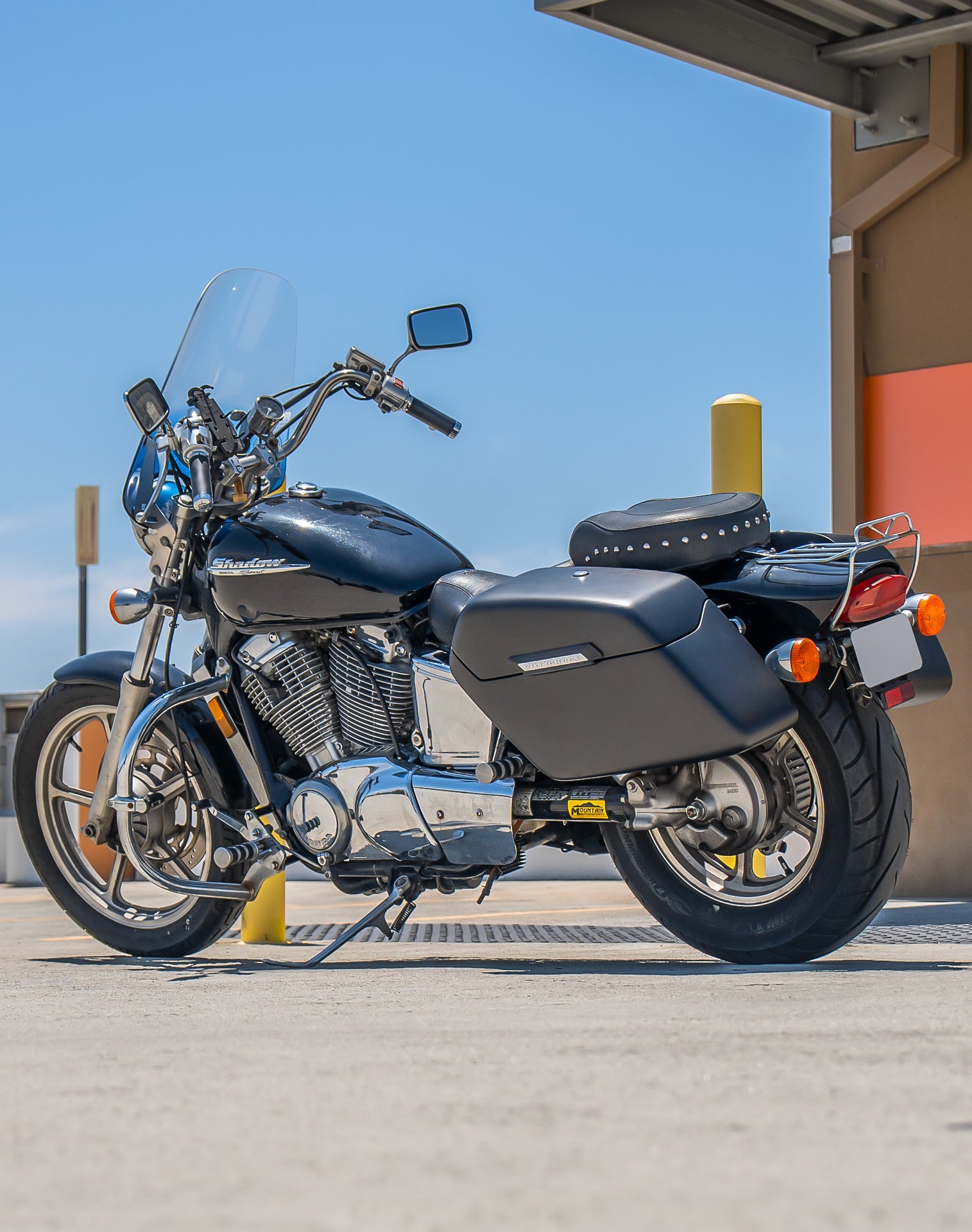 38L - Baldur XL Shock Cut-Out Honda Shadow 1100 Spirit Matte Hard Saddlebags v1