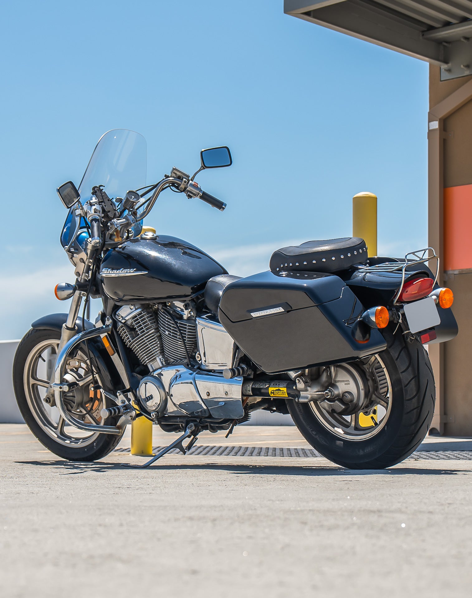 38L - Baldur XL Shock Cutout Honda Shadow 1100 Spirit Painted Hard Saddlebags v1