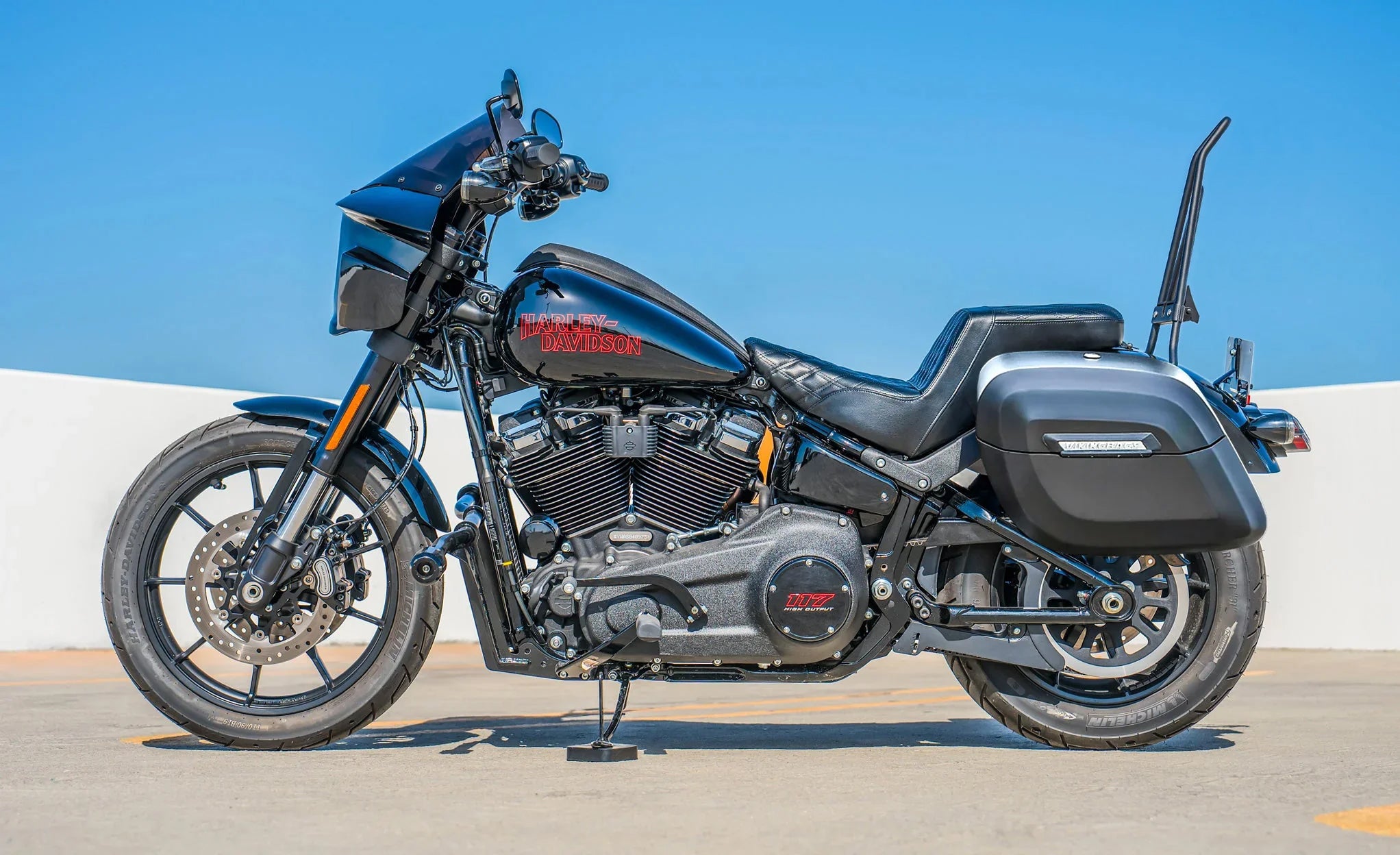 40L - Lamellar Raven XL Matte Hard Saddlebags For 2025+ Harley Softail Low Rider S FXLRS Lifestyle @expand