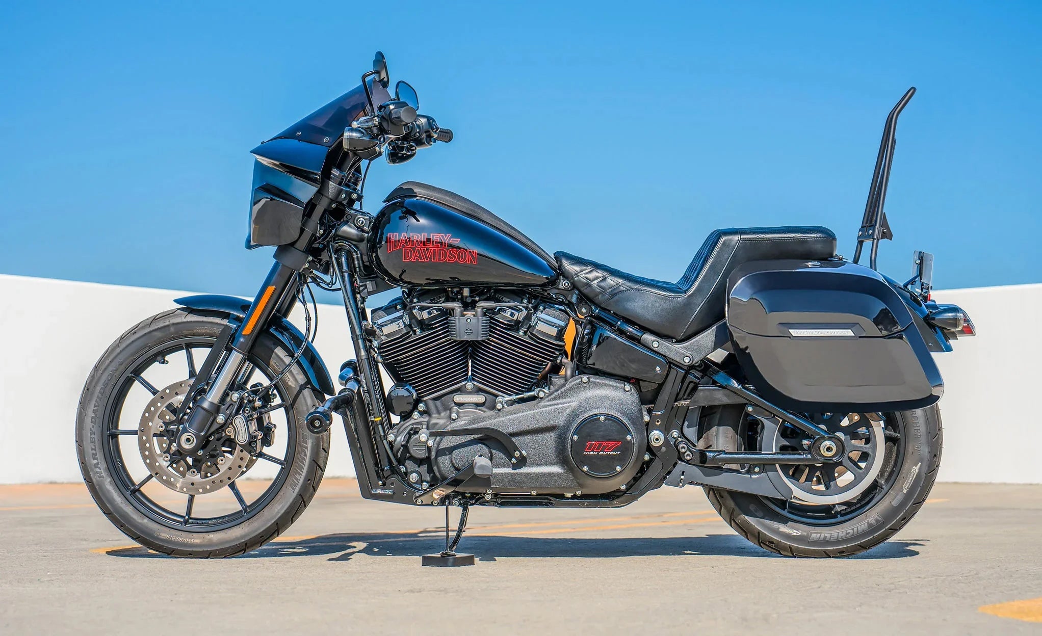 40L - Lamellar Raven XL Painted Hard Saddlebags For 2025+ Harley Softail Low Rider S FXLRS Lifestyle @expand