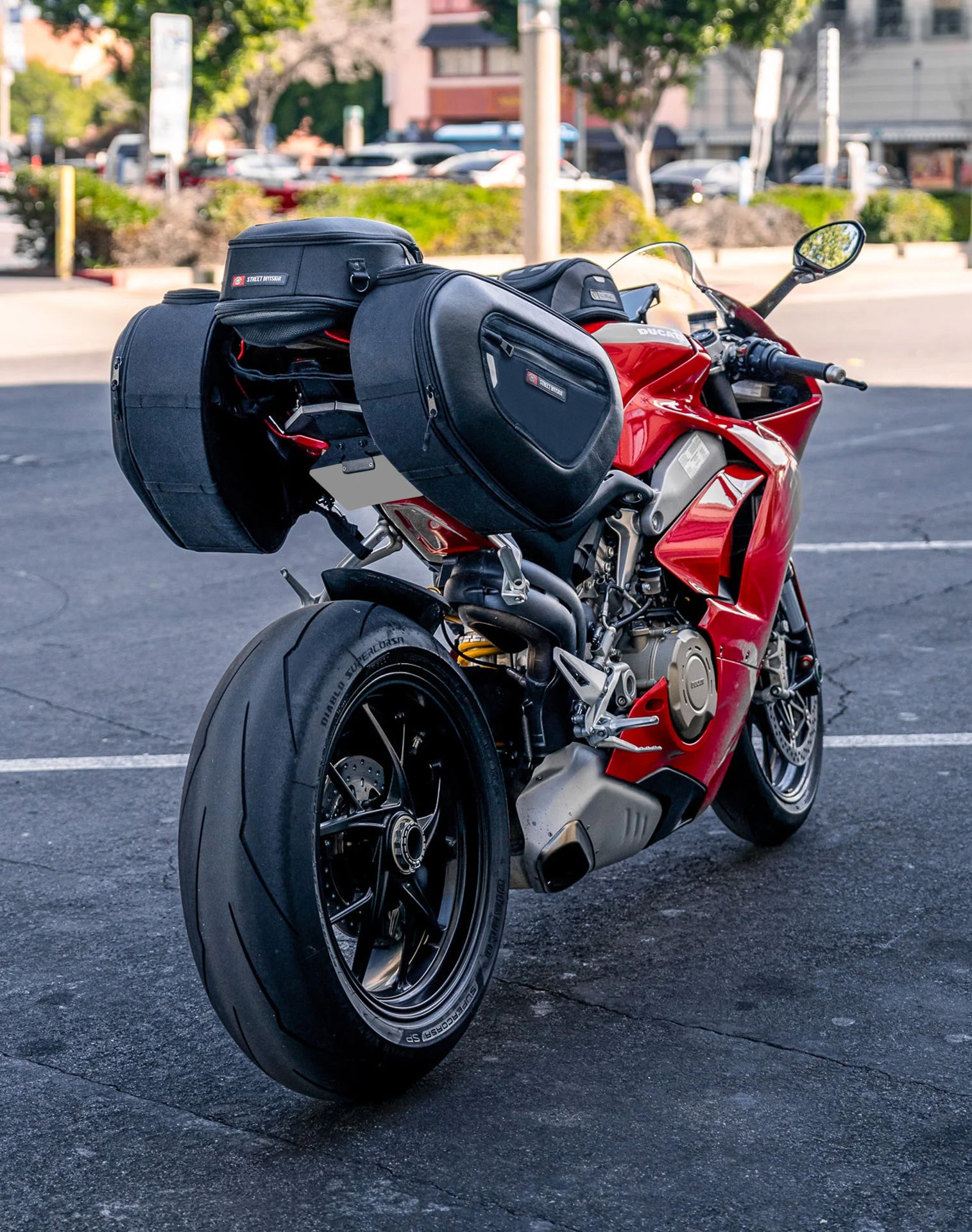 40L - Momentum Extra Large Expandable Yamaha MT-09 Saddlebags Lifestyle 2