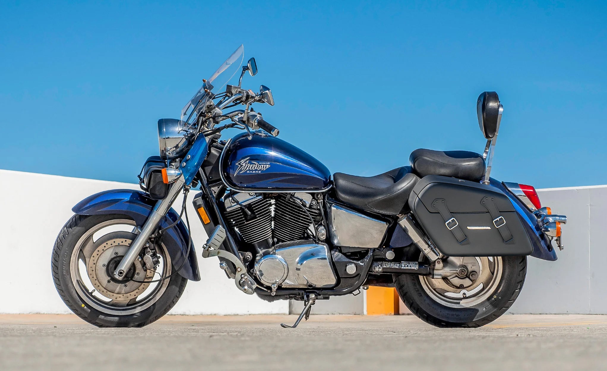 42L - Baldur XL Honda Shadow 1100 Sabre Leather Wrapped Hard Saddlebags Lifestyle @expand