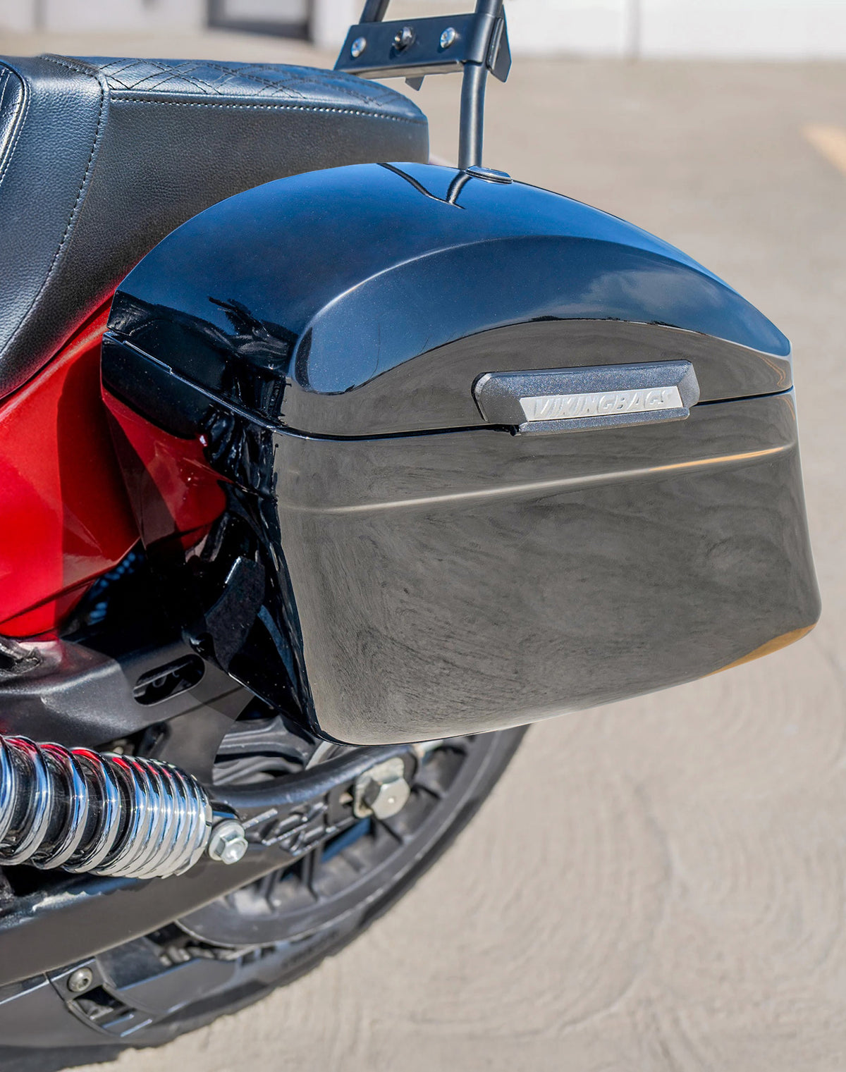 40L - Lamellar Stallion XL Indian Scout Classic 2025+ Painted Motorcycle Hard Saddlebags Lifestyle