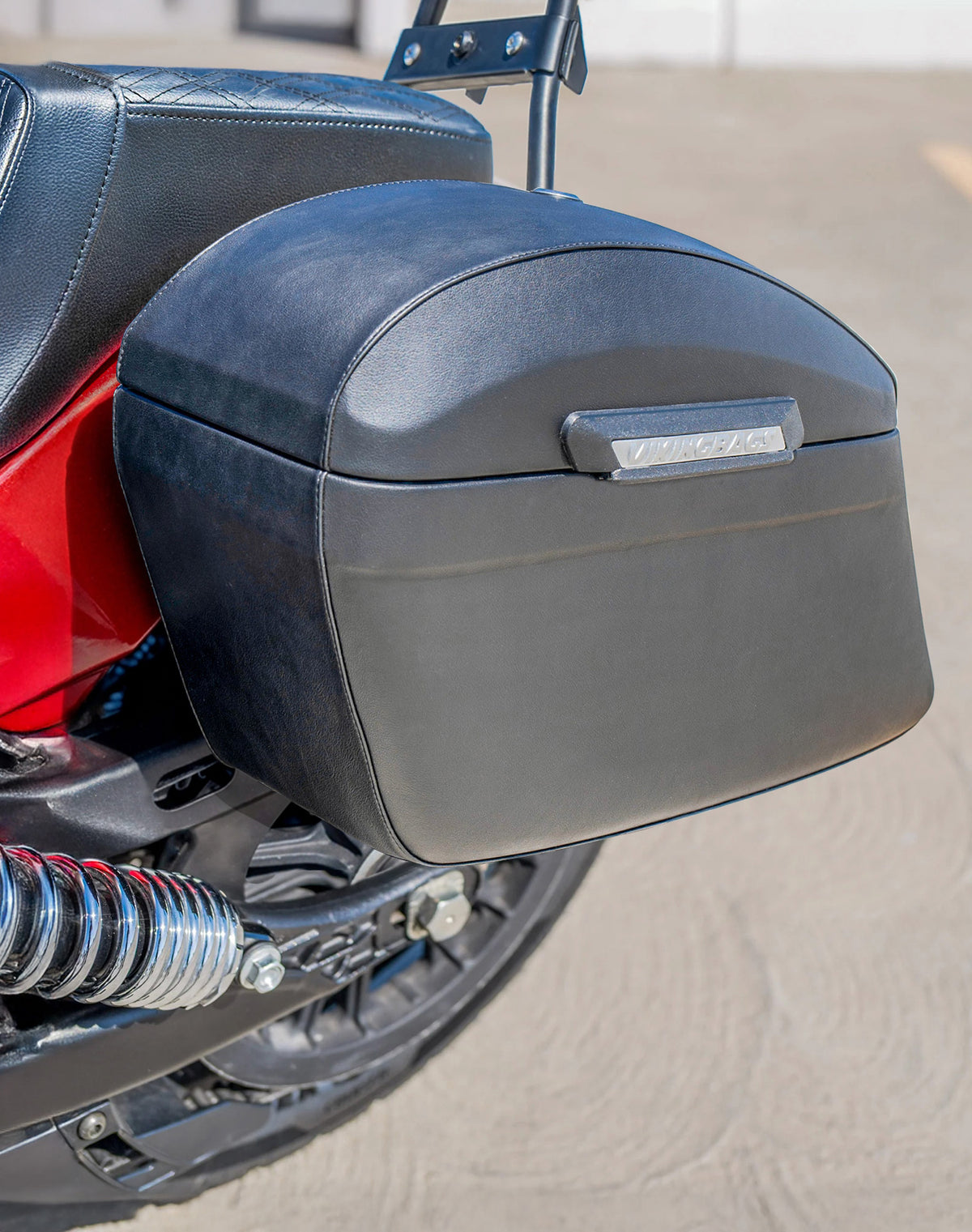 40L - Lamellar Stallion XL Indian Scout Sixty Classic 2025+ Leather Covered Hard Saddlebags Lifestyle