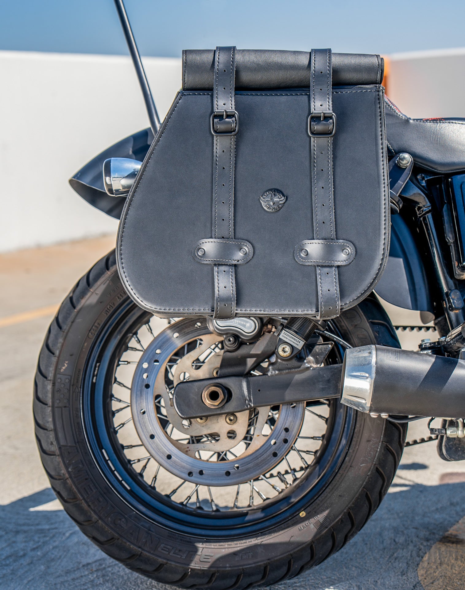 45L - Thor XL Roll-Top Quick-Mount Shock-Cut Saddlebags For Harley Dyna Super Glide FXD/I Lifestyle Vertical