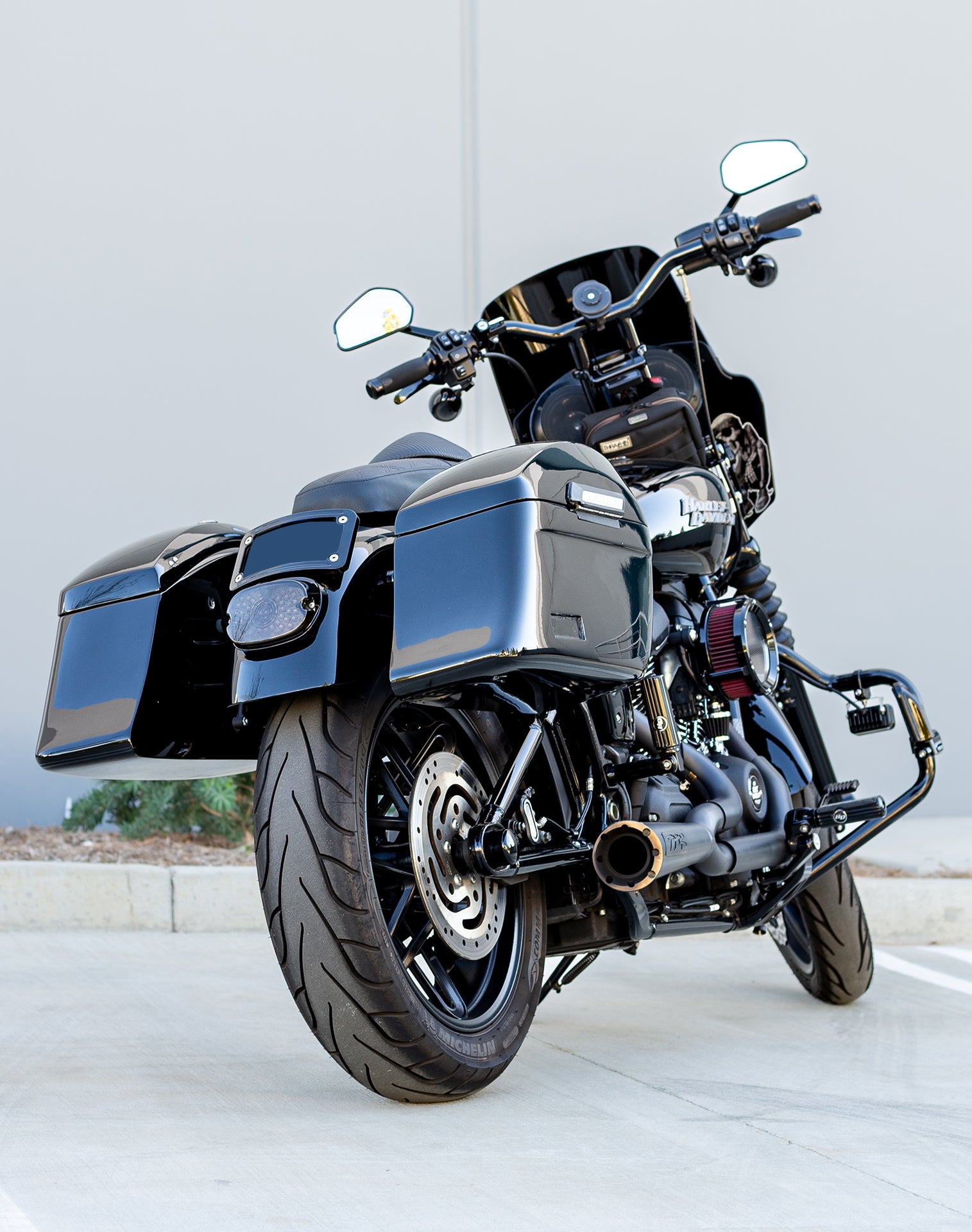 44L - Lamellar Stallion Extra Large Painted Motorcycle Hard Saddlebags for Harley Softail Street Bob FXBB v1